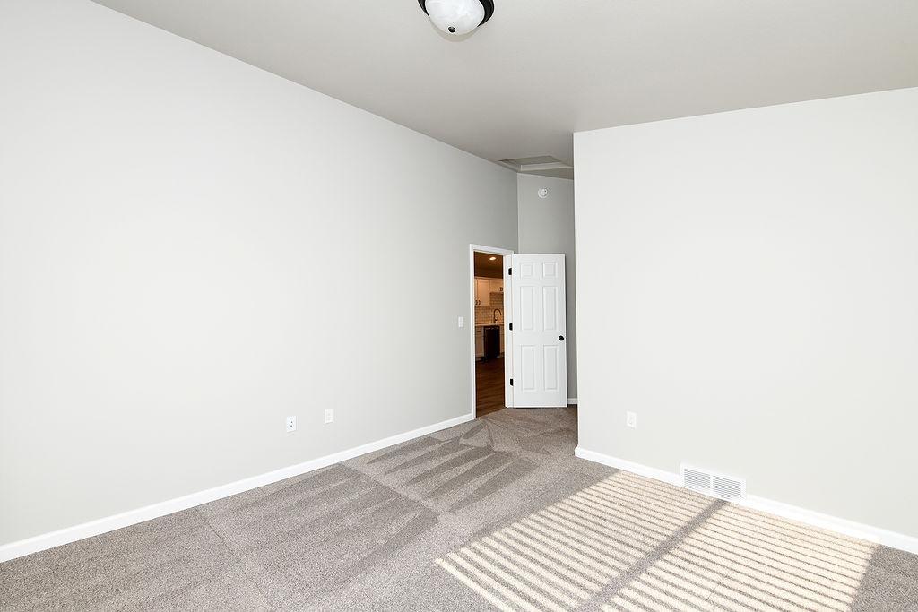 2021 twin home for sale at 7284 30th Street S in Fargo, ND — 3 bed, 2 bath (photo 10 of 26)