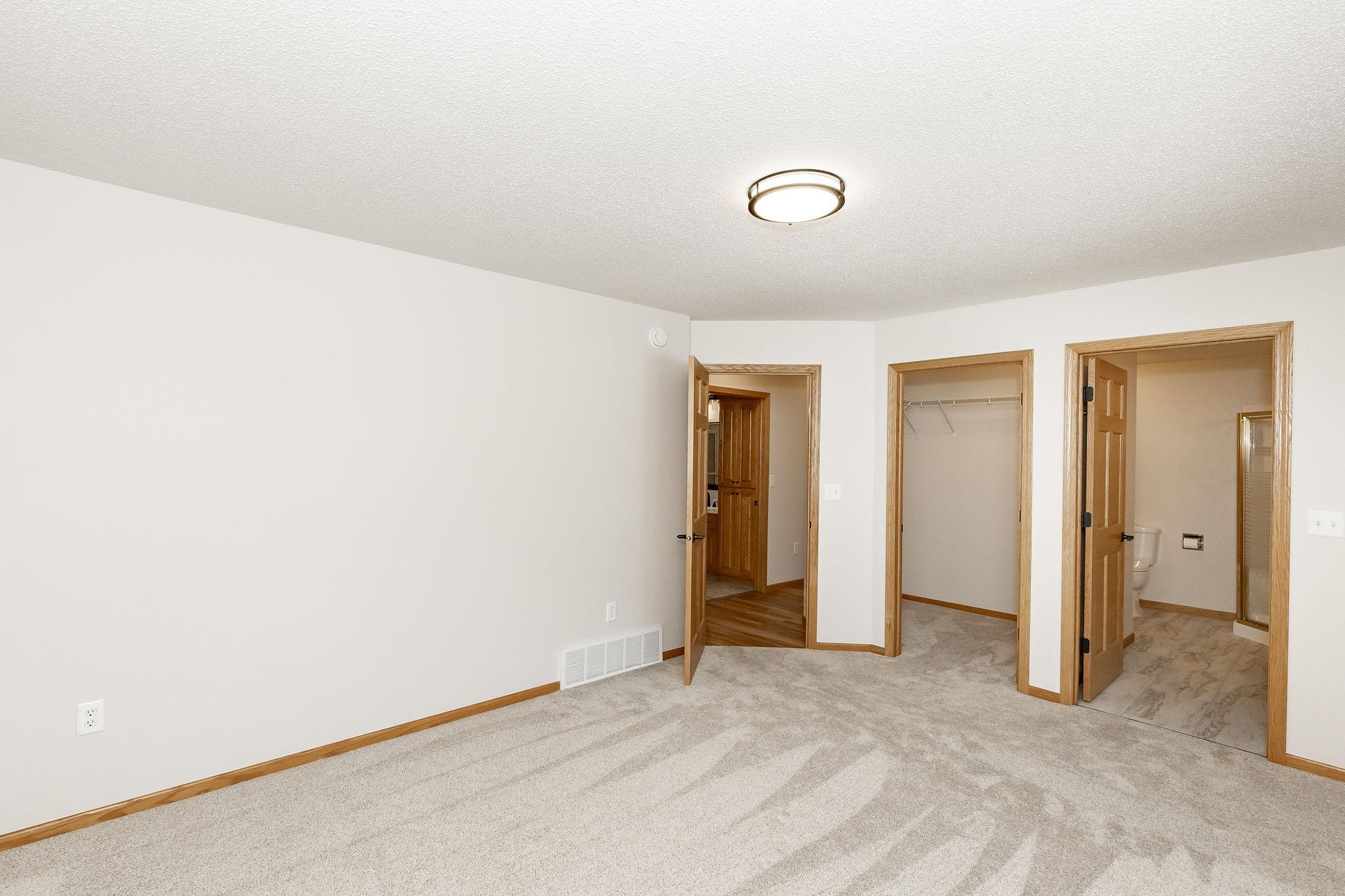 2004 single family home for sale at 1106 Southwood Drive in Dilworth, MN — 4 bed, 3 bath (photo 18 of 57)