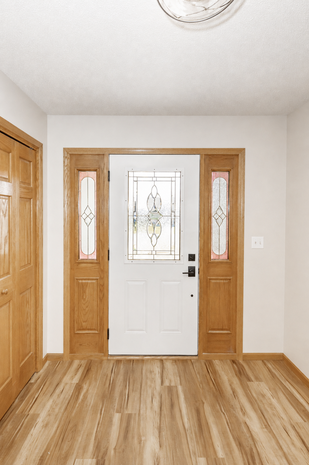 2004 single family home for sale at 1106 Southwood Drive in Dilworth, MN — 4 bed, 3 bath (photo 3 of 57)