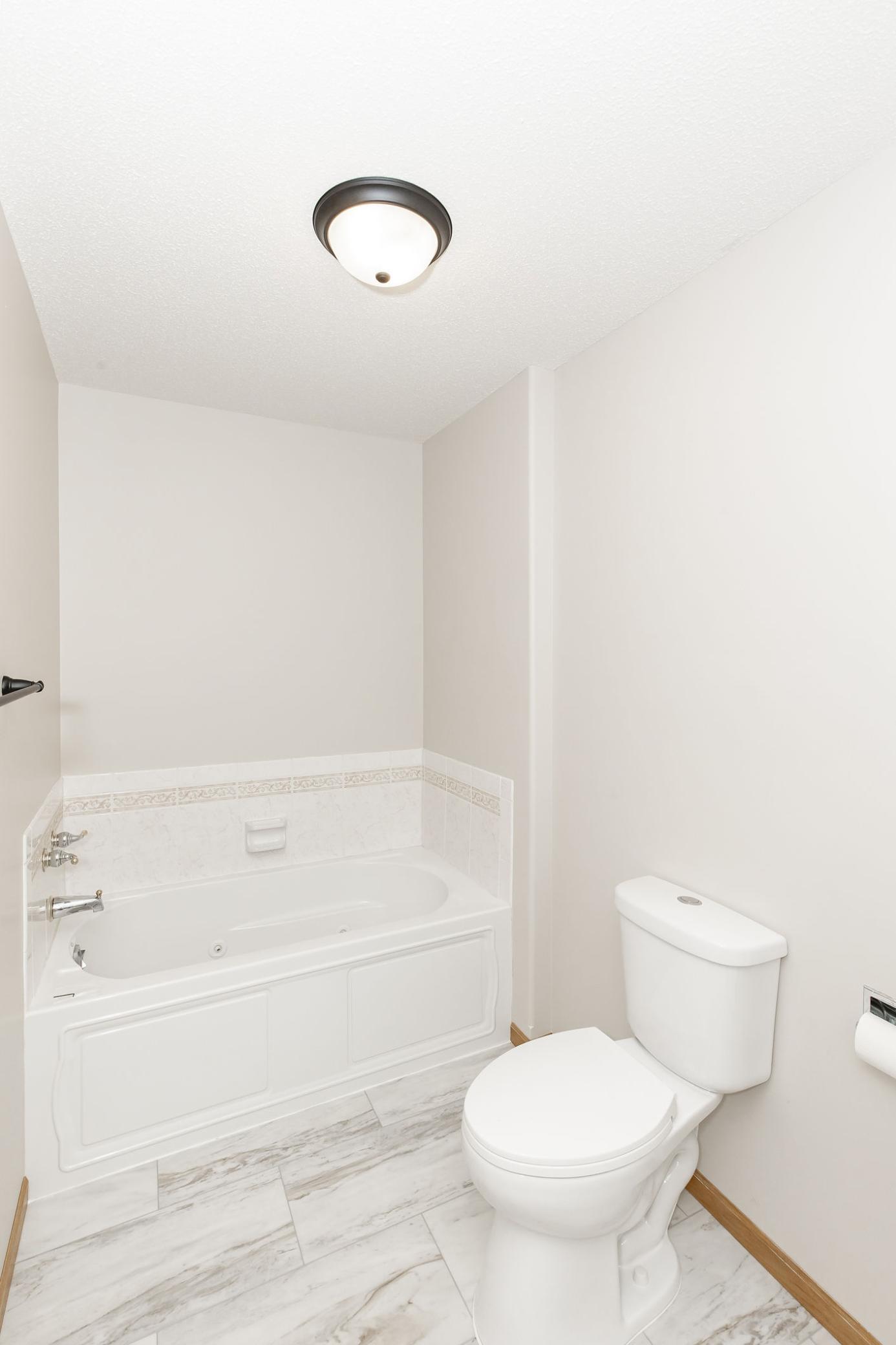 2004 single family home for sale at 1106 Southwood Drive in Dilworth, MN — 4 bed, 3 bath (photo 21 of 57)
