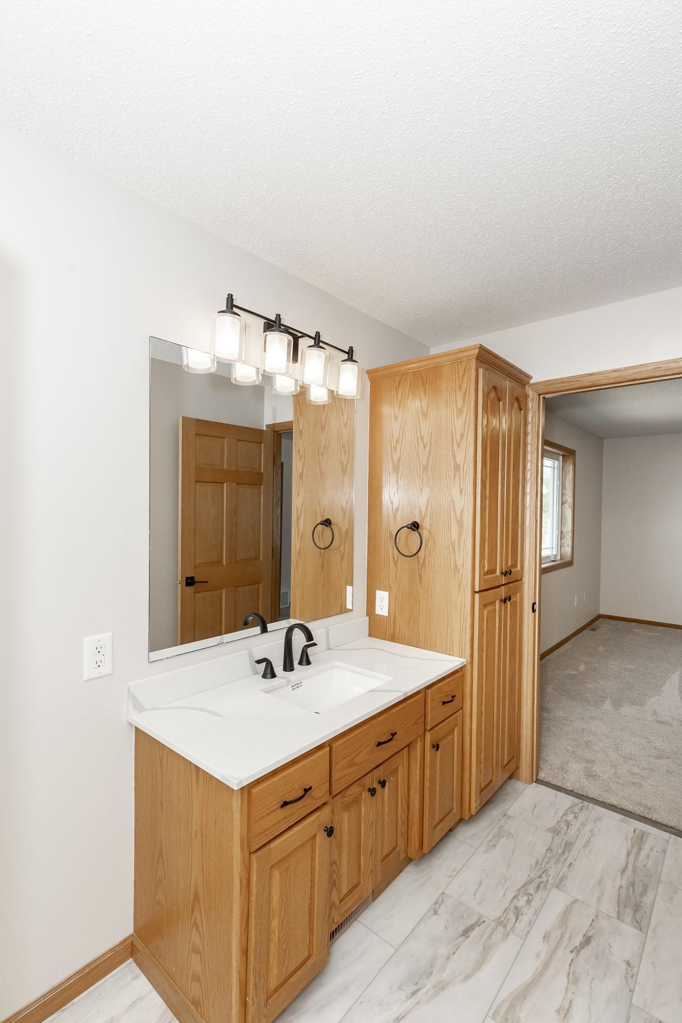 2004 single family home for sale at 1106 Southwood Drive in Dilworth, MN — 4 bed, 3 bath (photo 22 of 57)
