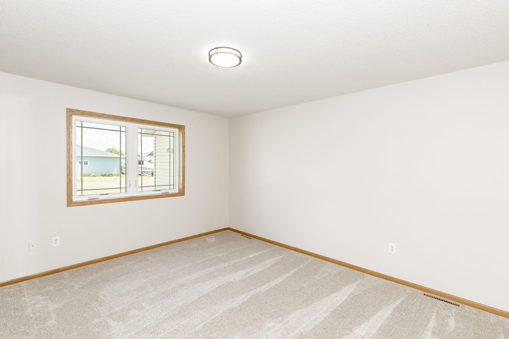 2004 single family home for sale at 1106 Southwood Drive in Dilworth, MN — 4 bed, 3 bath (photo 25 of 57)