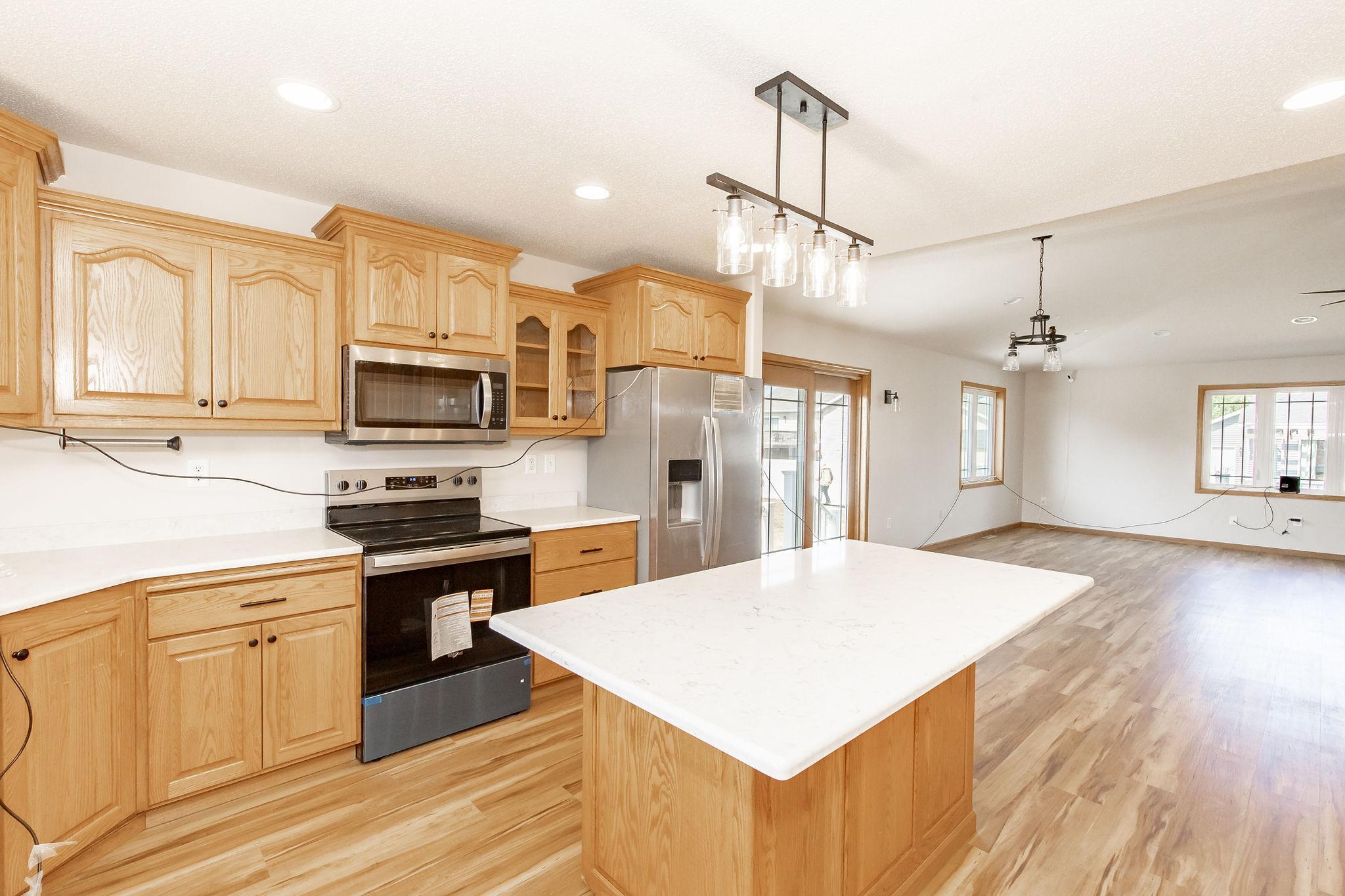 2004 single family home for sale at 1106 Southwood Drive in Dilworth, MN — 4 bed, 3 bath (photo 5 of 57)