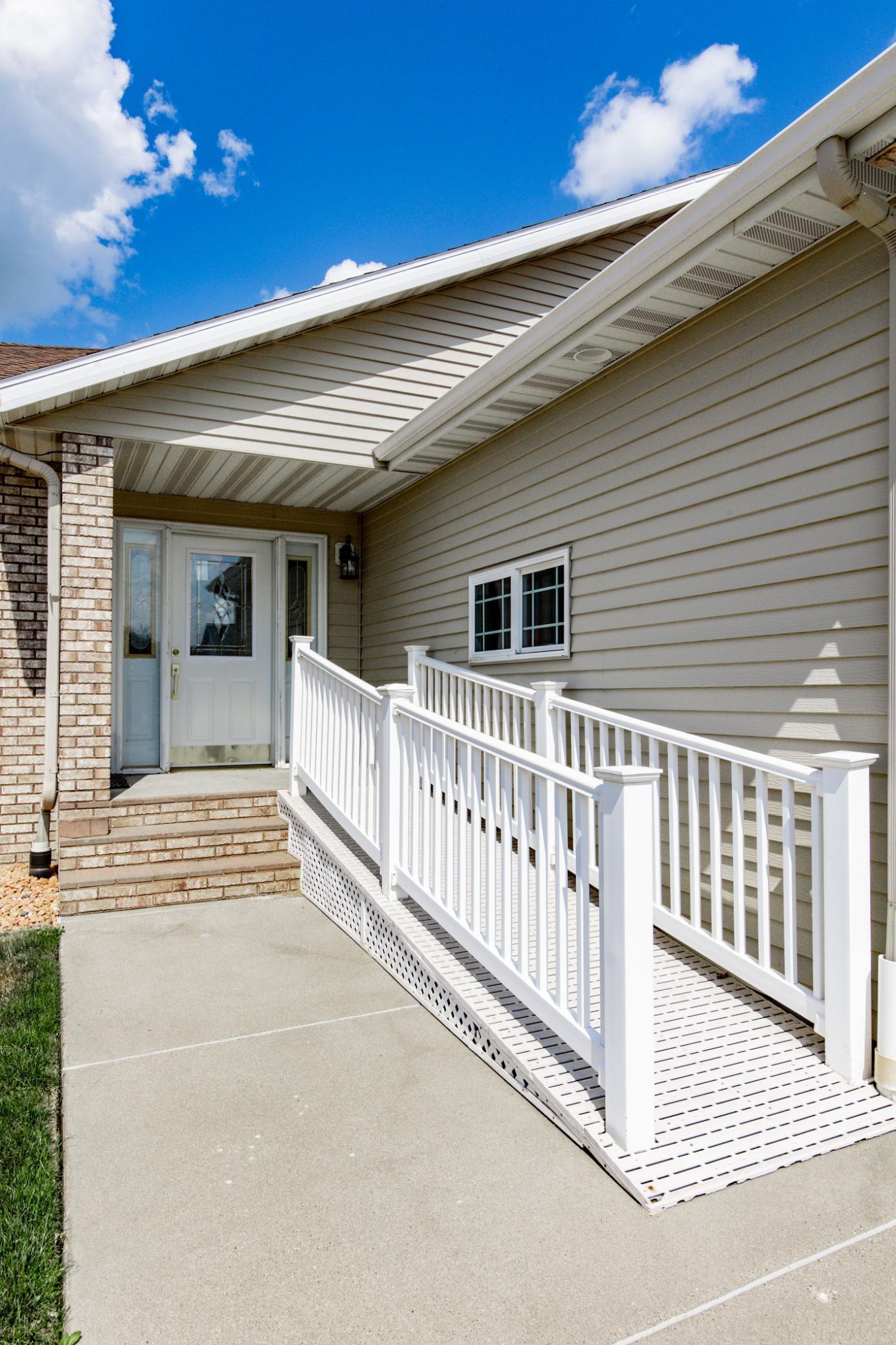 2004 single family home for sale at 1106 Southwood Drive in Dilworth, MN — 4 bed, 3 bath (photo 53 of 57)