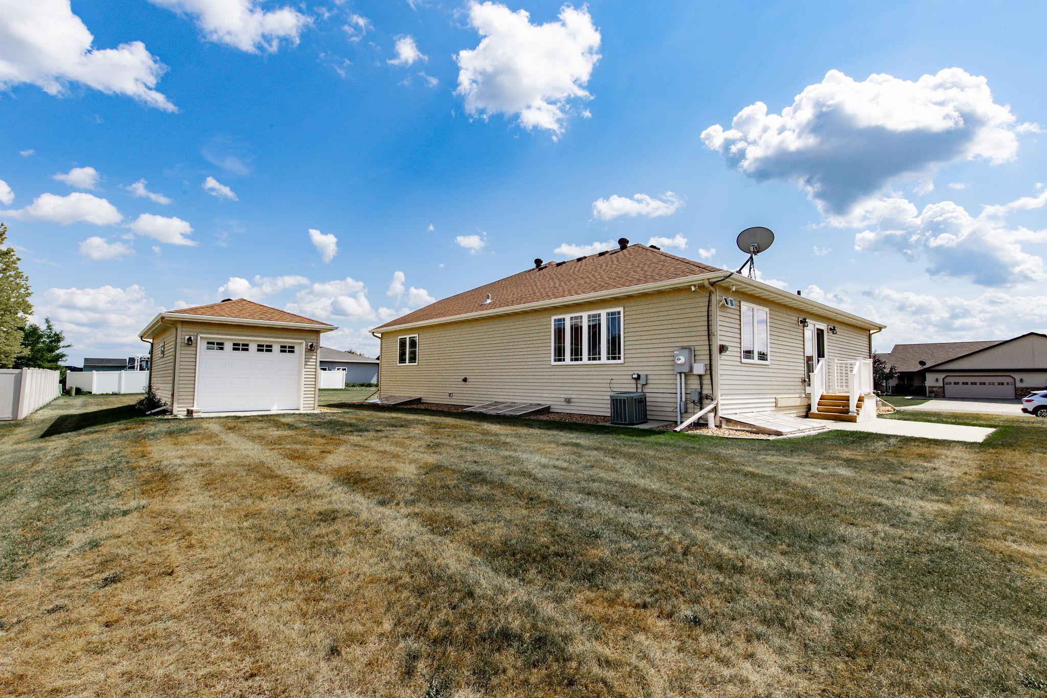 2004 single family home for sale at 1106 Southwood Drive in Dilworth, MN — 4 bed, 3 bath (photo 54 of 57)
