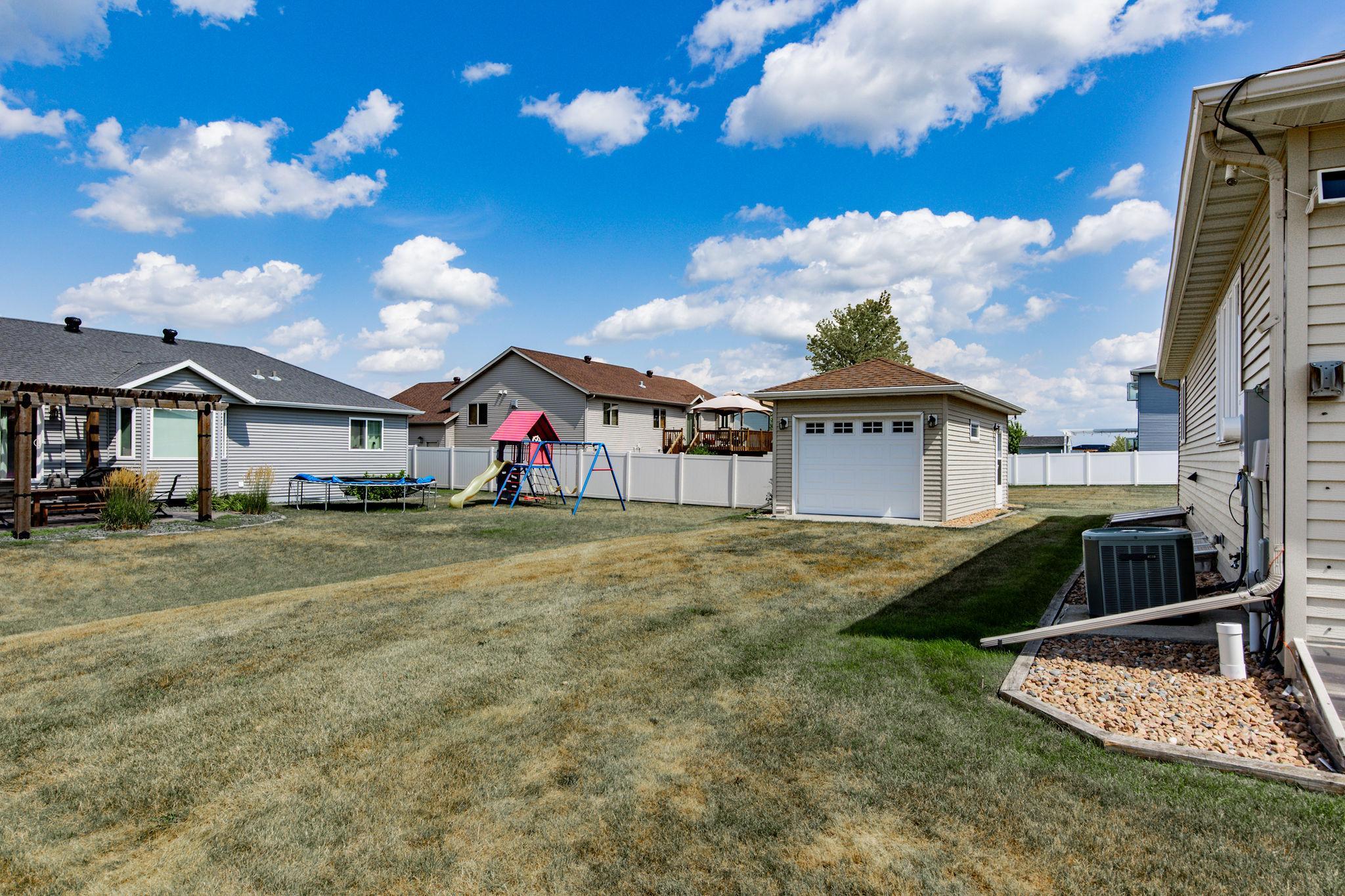 2004 single family home for sale at 1106 Southwood Drive in Dilworth, MN — 4 bed, 3 bath (photo 55 of 57)
