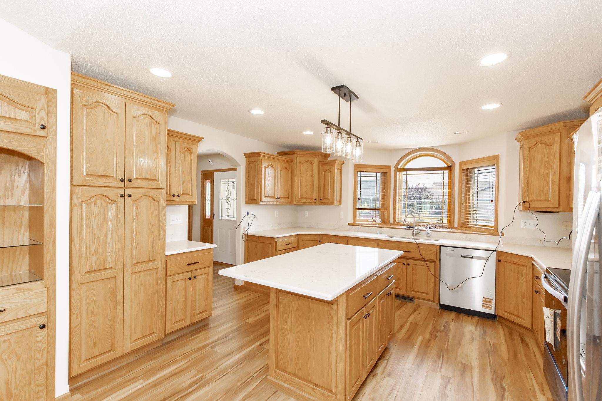 2004 single family home for sale at 1106 Southwood Drive in Dilworth, MN — 4 bed, 3 bath (photo 7 of 57)
