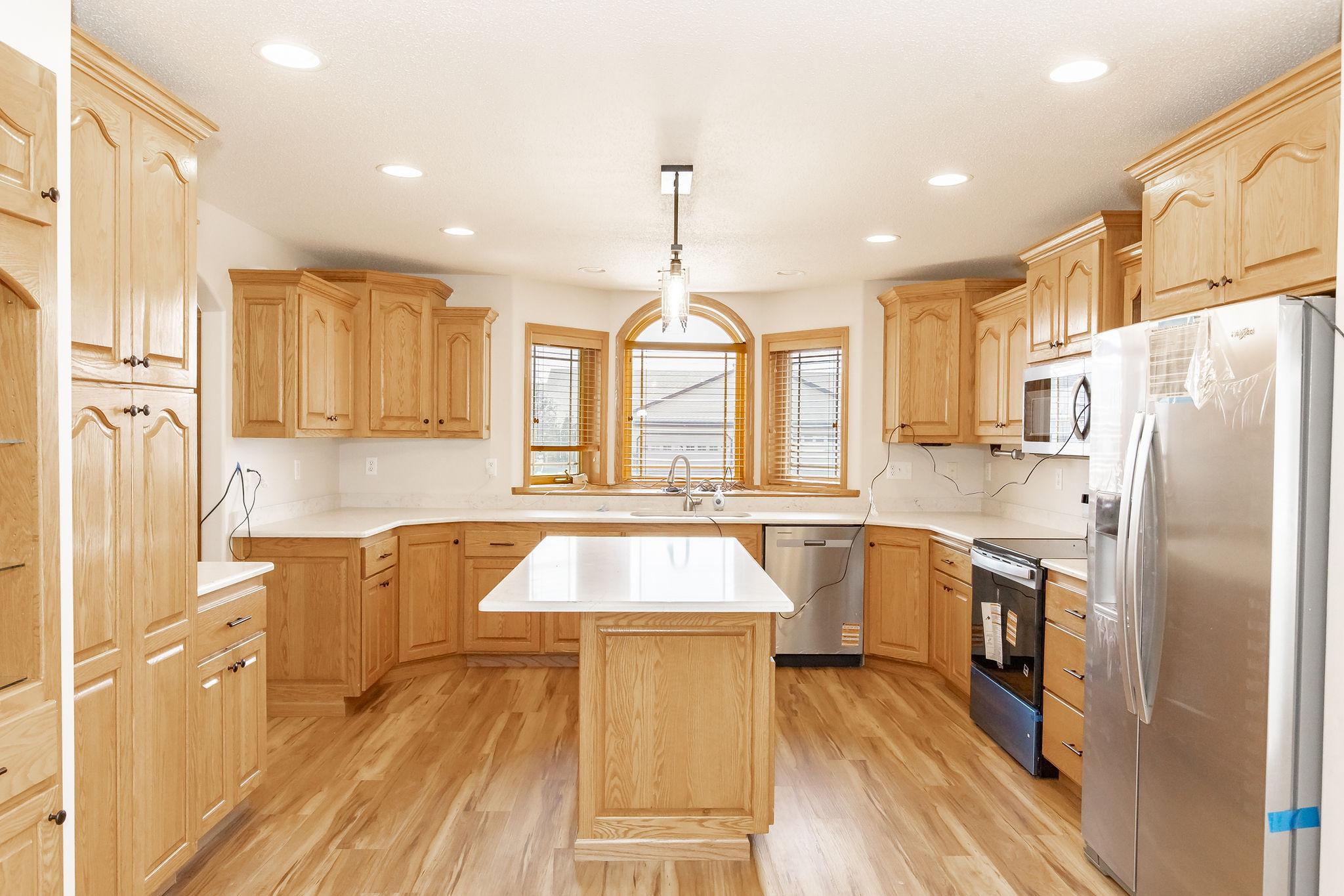 2004 single family home for sale at 1106 Southwood Drive in Dilworth, MN — 4 bed, 3 bath (photo 9 of 57)