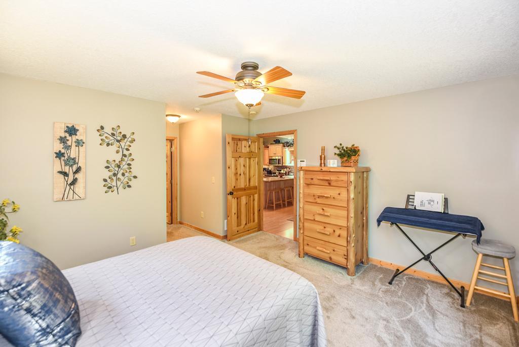 2006 single family home for sale at 31492 Green Scene Drive in Breezy Point, MN — 4 bed, 3 bath (photo 11 of 32)