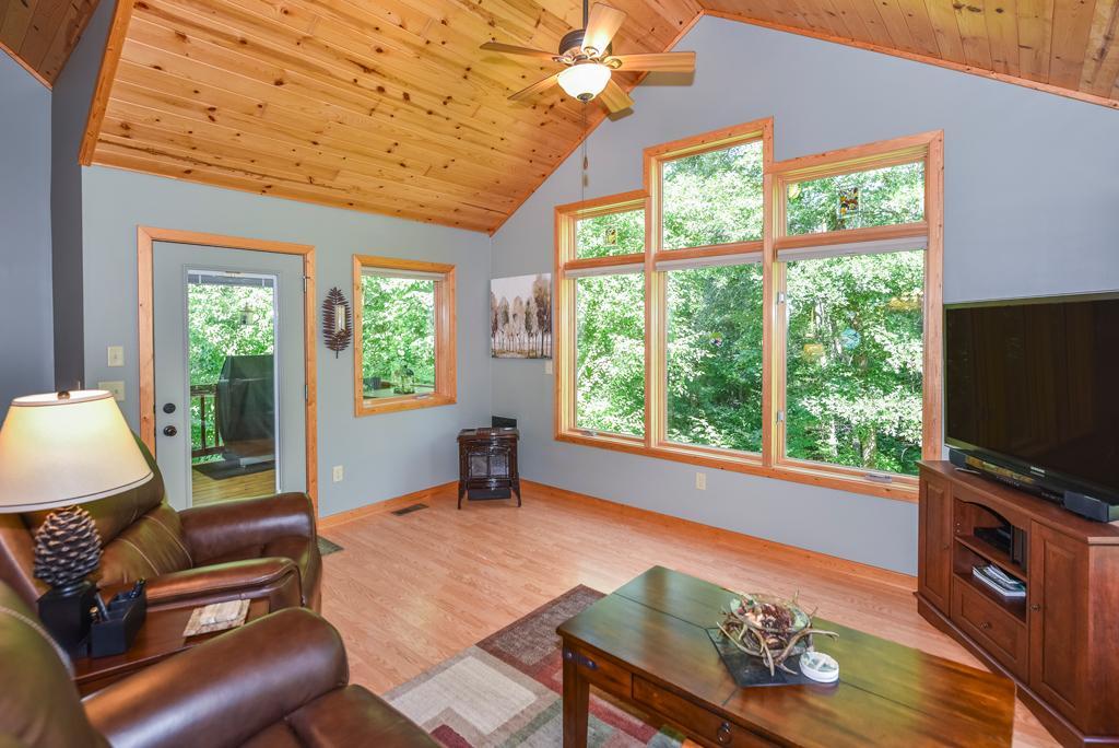 2006 single family home for sale at 31492 Green Scene Drive in Breezy Point, MN — 4 bed, 3 bath (photo 3 of 32)