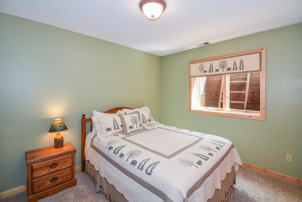 2006 single family home for sale at 31492 Green Scene Drive in Breezy Point, MN — 4 bed, 3 bath (photo 25 of 32)