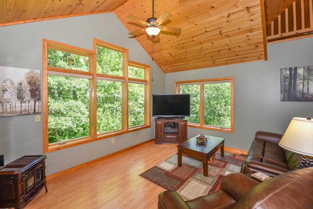 2006 single family home for sale at 31492 Green Scene Drive in Breezy Point, MN — 4 bed, 3 bath (photo 4 of 32)