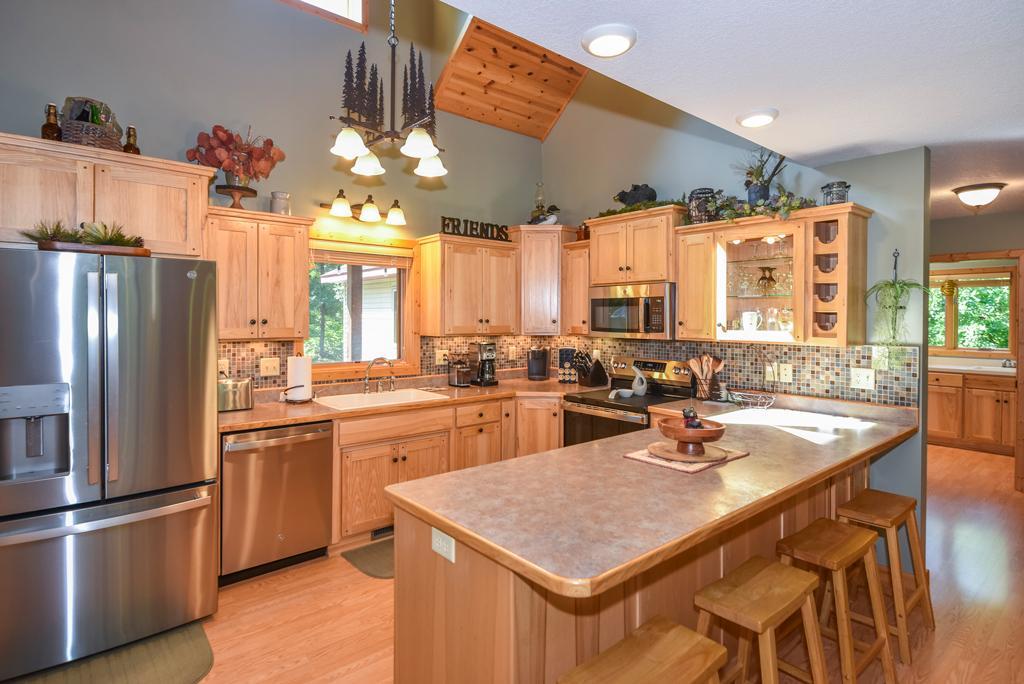 2006 single family home for sale at 31492 Green Scene Drive in Breezy Point, MN — 4 bed, 3 bath (photo 7 of 32)