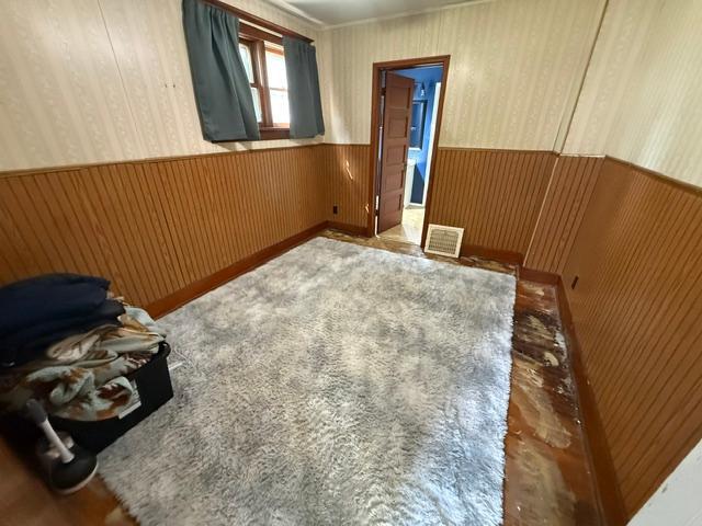 1916 single family home for sale at 213 11th Street N in Breckenridge, MN — 2 bed, 1 bath (photo 7 of 10)