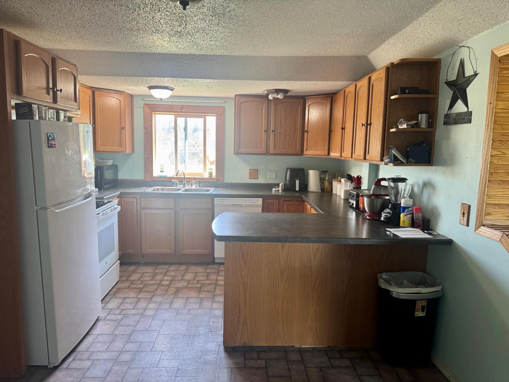 1900 single family home for sale at 26571 260th Street in Badger, MN — 3 bed, 2 bath (photo 13 of 22)