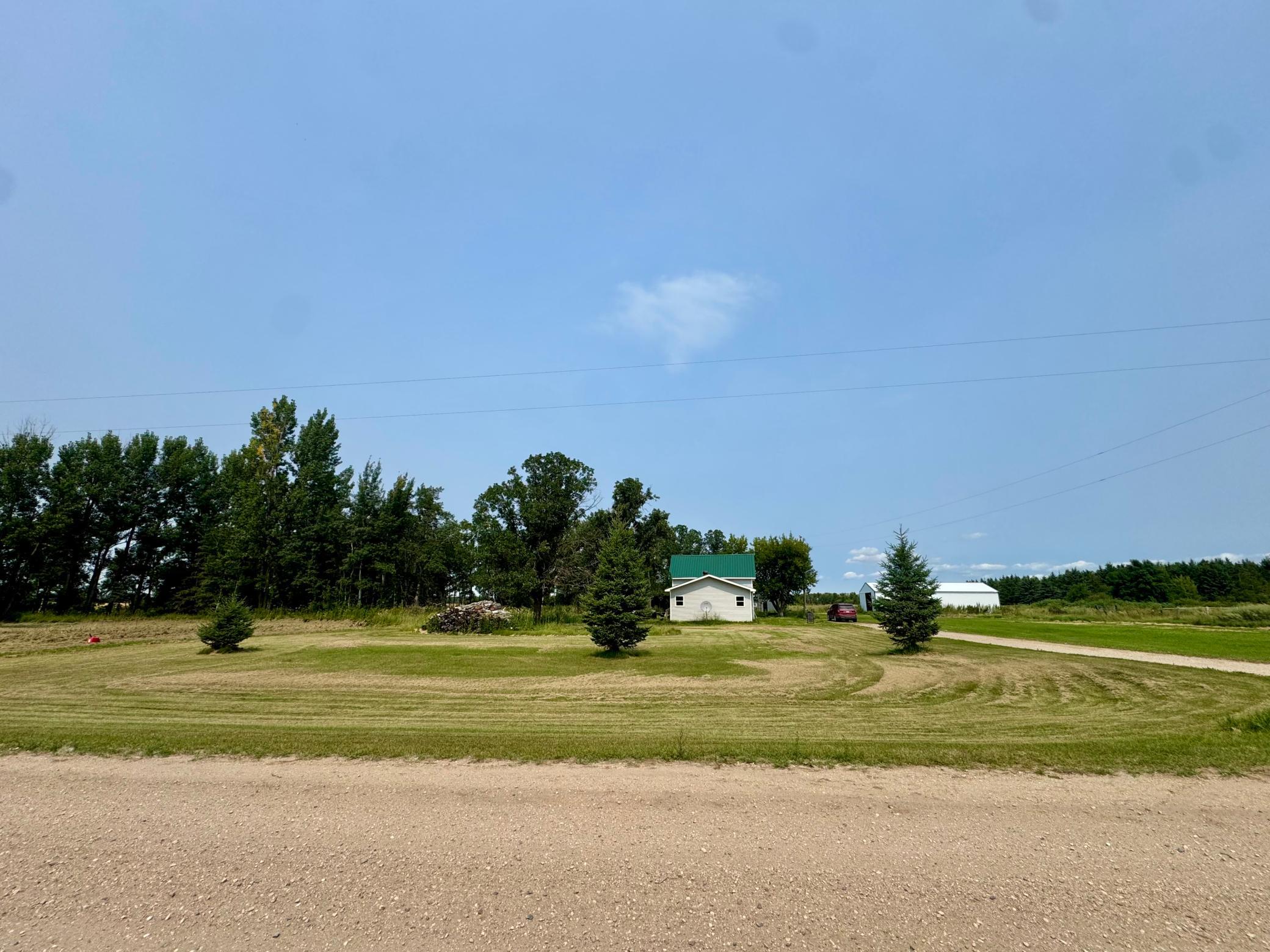 1900 single family home for sale at 26571 260th Street in Badger, MN — 3 bed, 2 bath (photo 3 of 22)