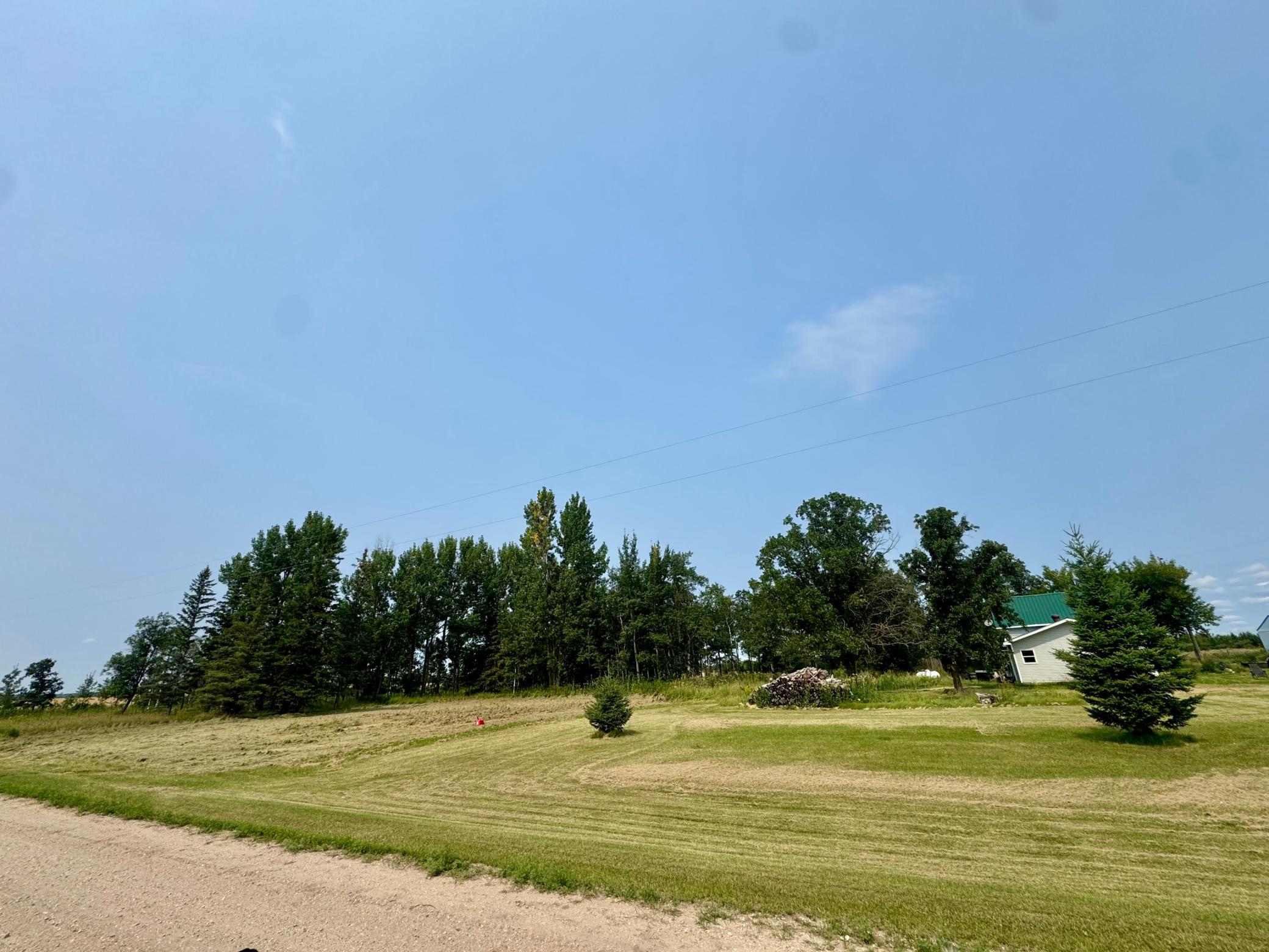 1900 single family home for sale at 26571 260th Street in Badger, MN — 3 bed, 2 bath (photo 4 of 22)