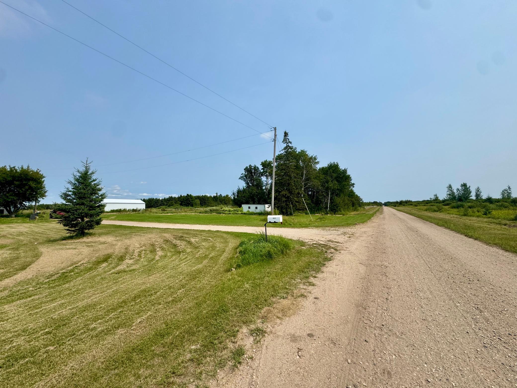 1900 single family home for sale at 26571 260th Street in Badger, MN — 3 bed, 2 bath (photo 5 of 22)