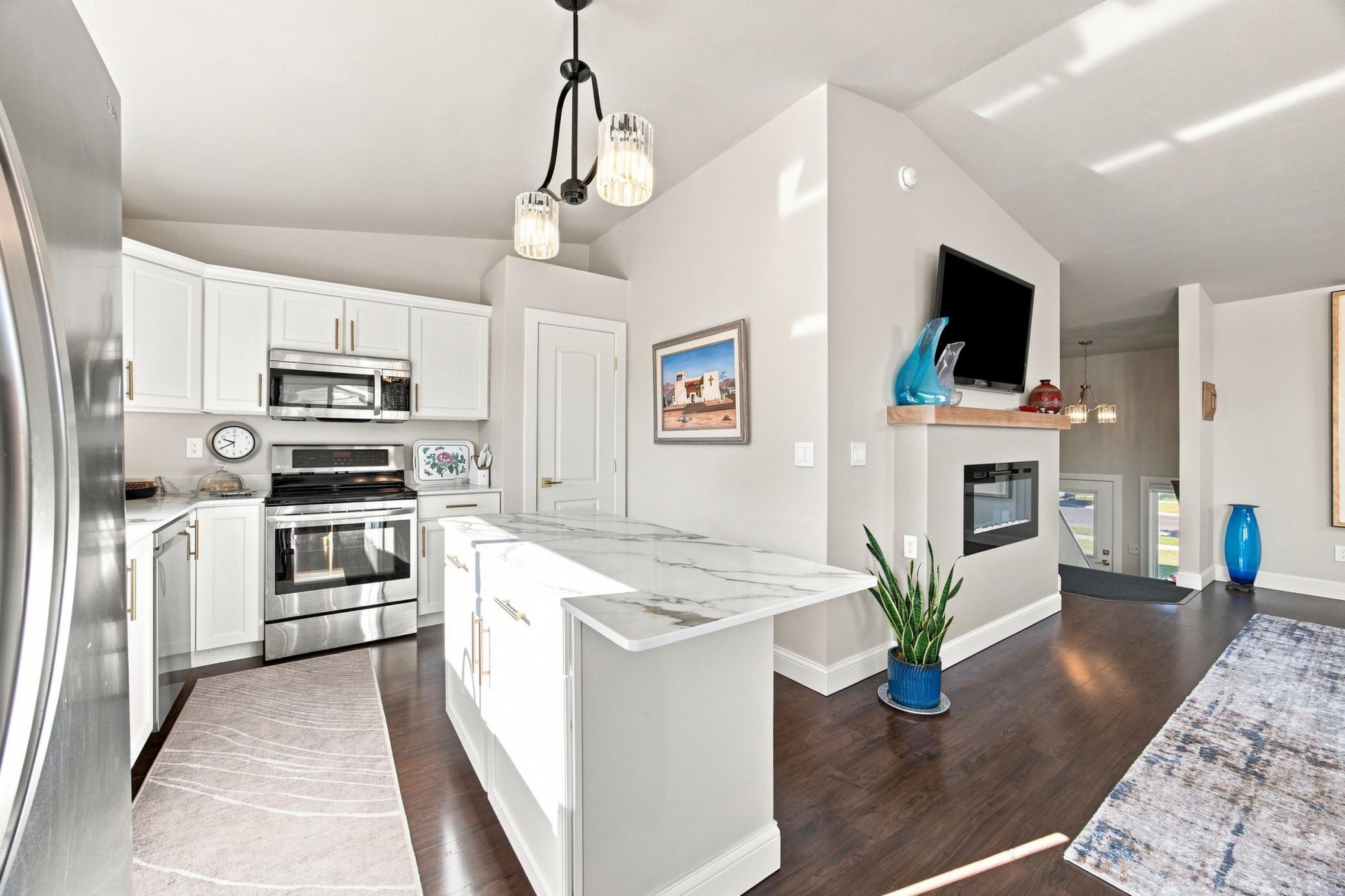 2015 single family home for sale at 6184 18TH Street S in Fargo, ND — 4 bed, 2 bath (photo 12 of 56)