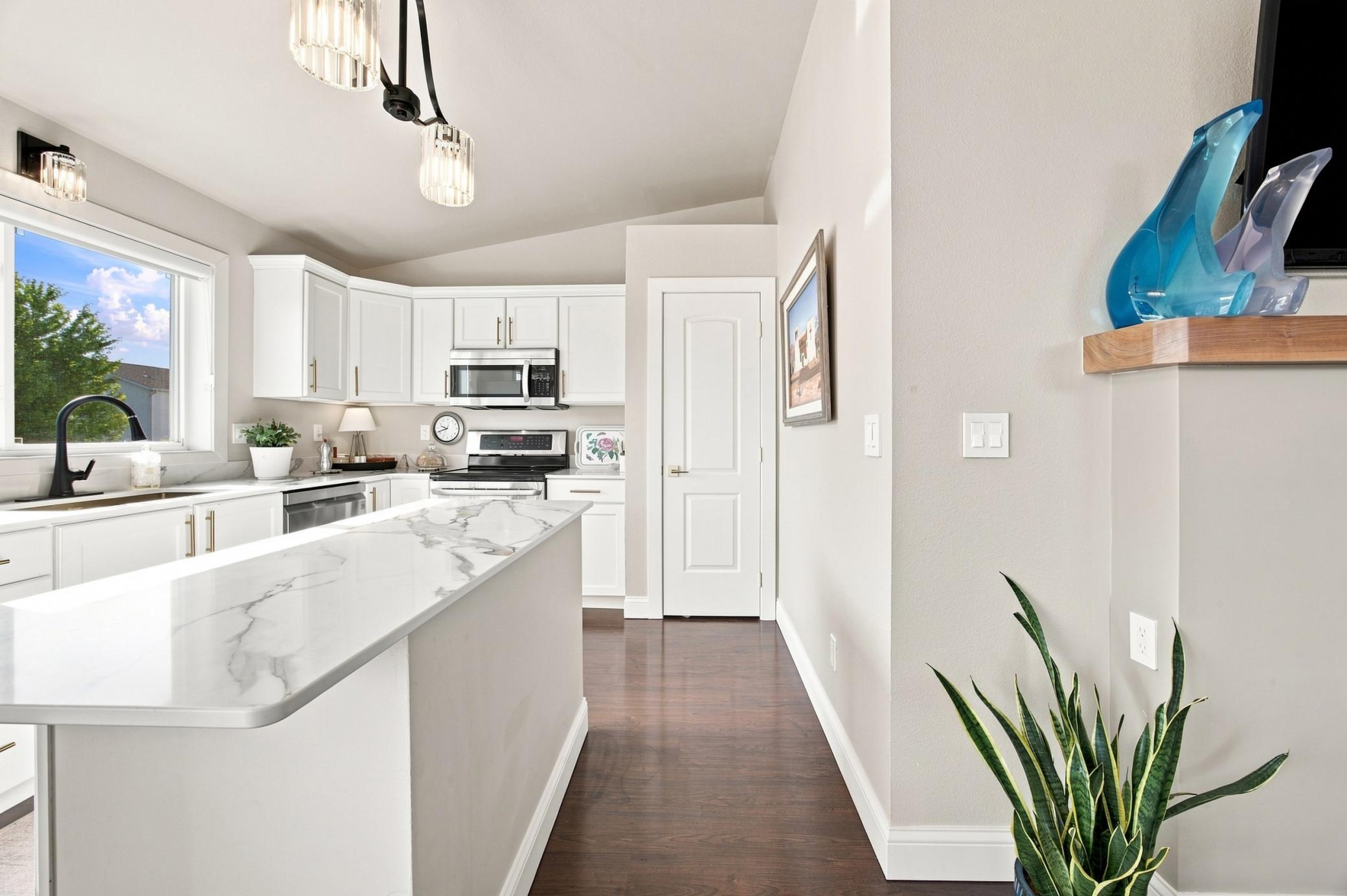 2015 single family home for sale at 6184 18TH Street S in Fargo, ND — 4 bed, 2 bath (photo 13 of 56)