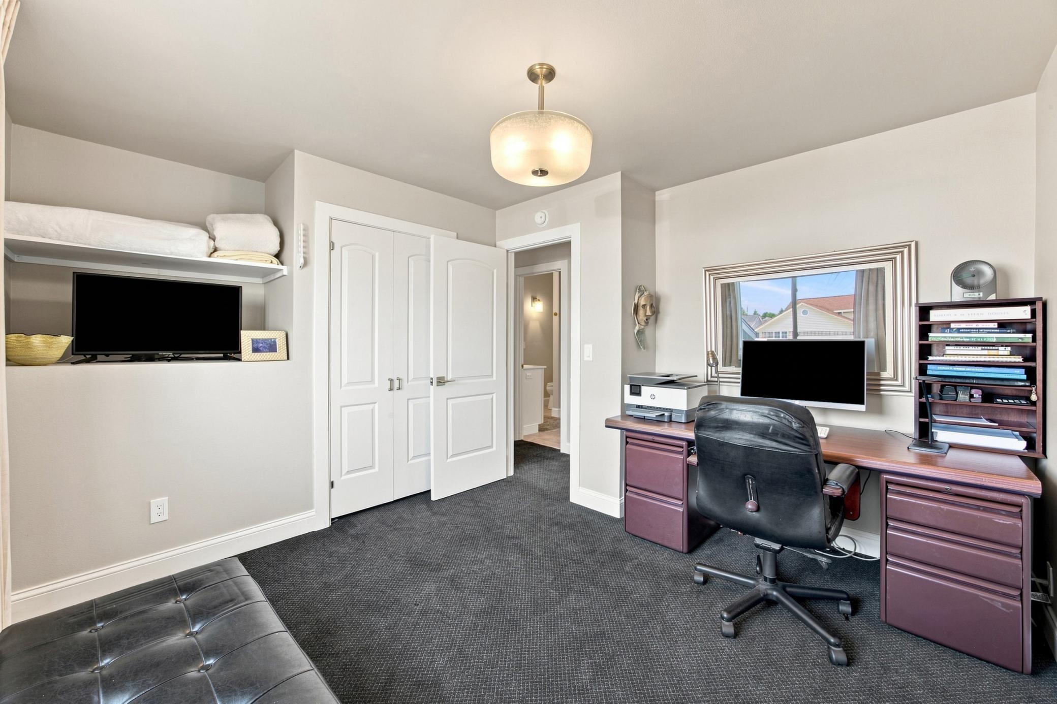 2015 single family home for sale at 6184 18TH Street S in Fargo, ND — 4 bed, 2 bath (photo 24 of 56)