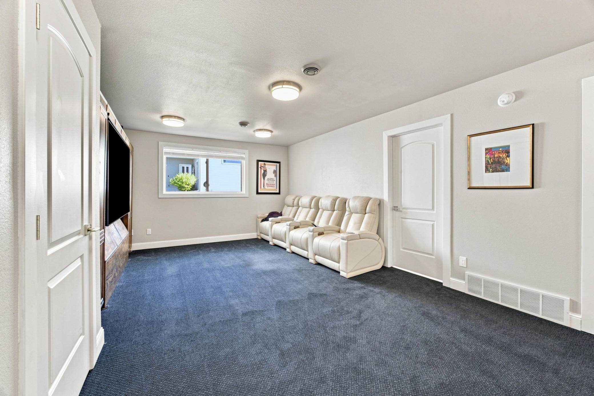 2015 single family home for sale at 6184 18TH Street S in Fargo, ND — 4 bed, 2 bath (photo 25 of 56)