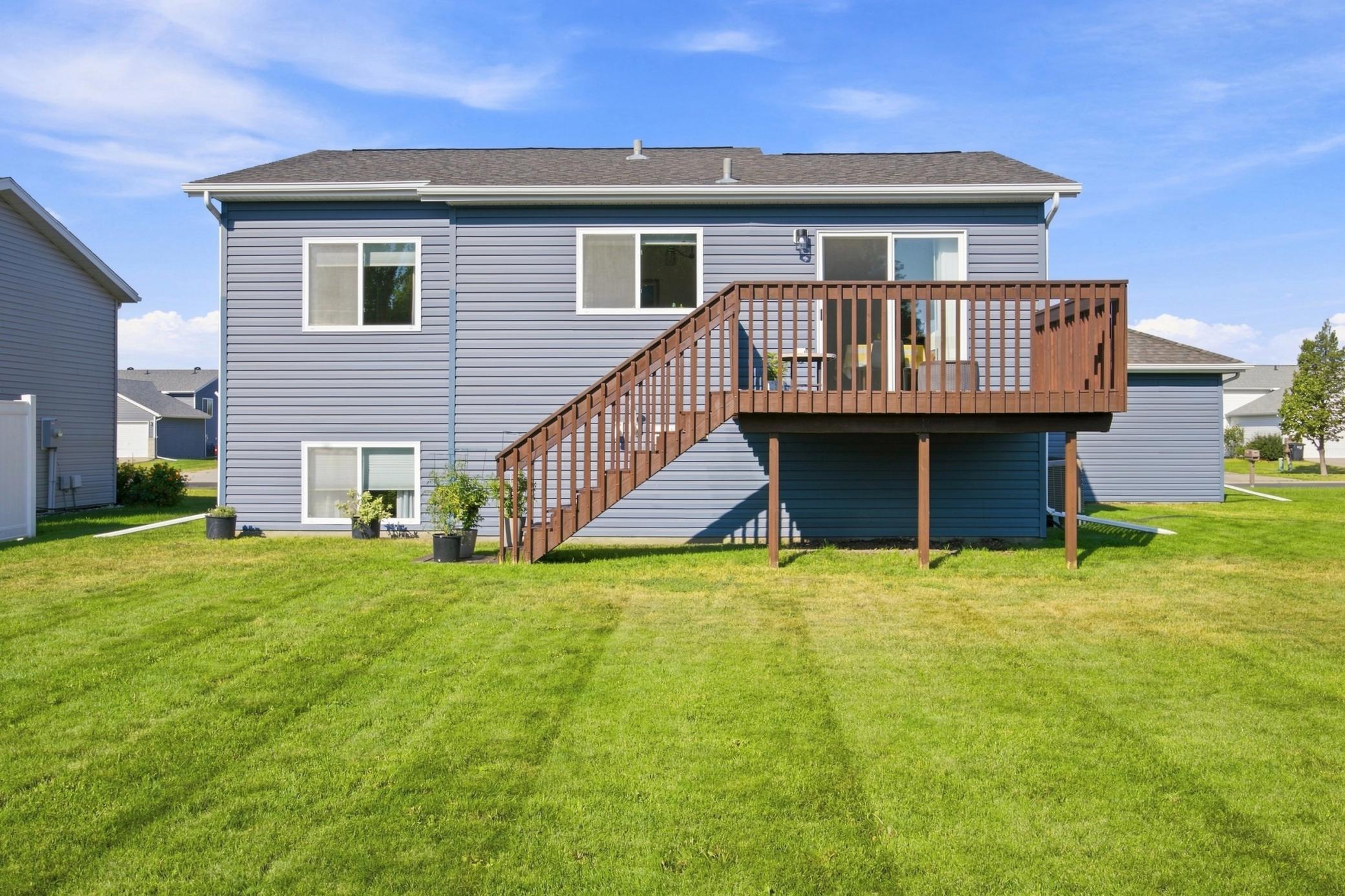 2015 single family home for sale at 6184 18TH Street S in Fargo, ND — 4 bed, 2 bath (photo 37 of 56)
