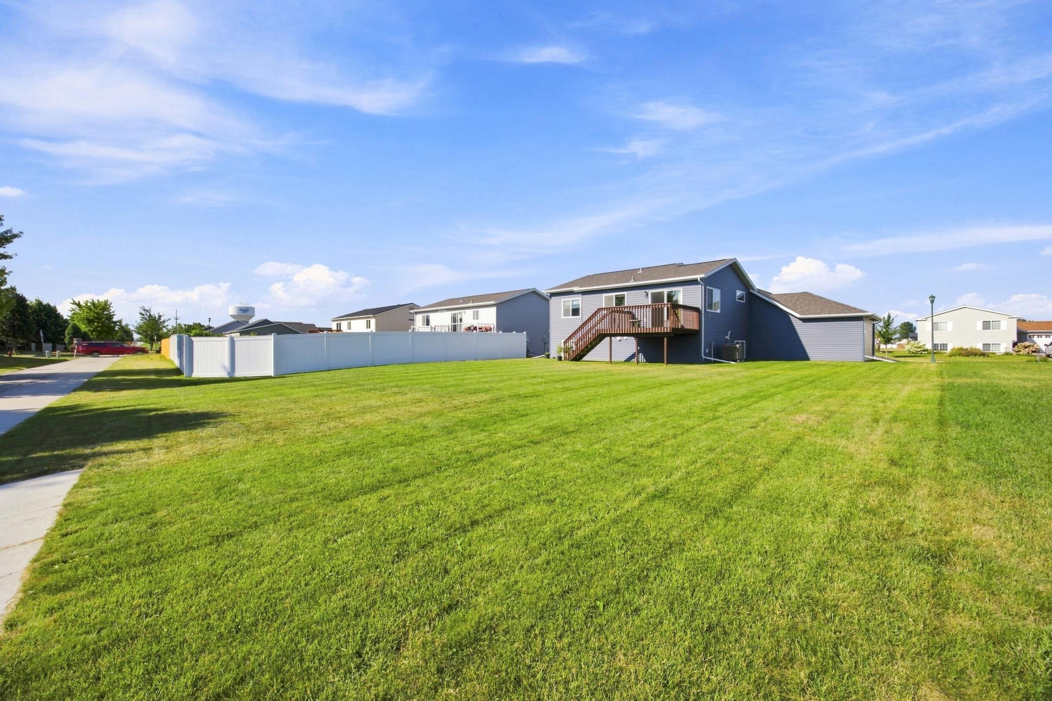 2015 single family home for sale at 6184 18TH Street S in Fargo, ND — 4 bed, 2 bath (photo 40 of 56)
