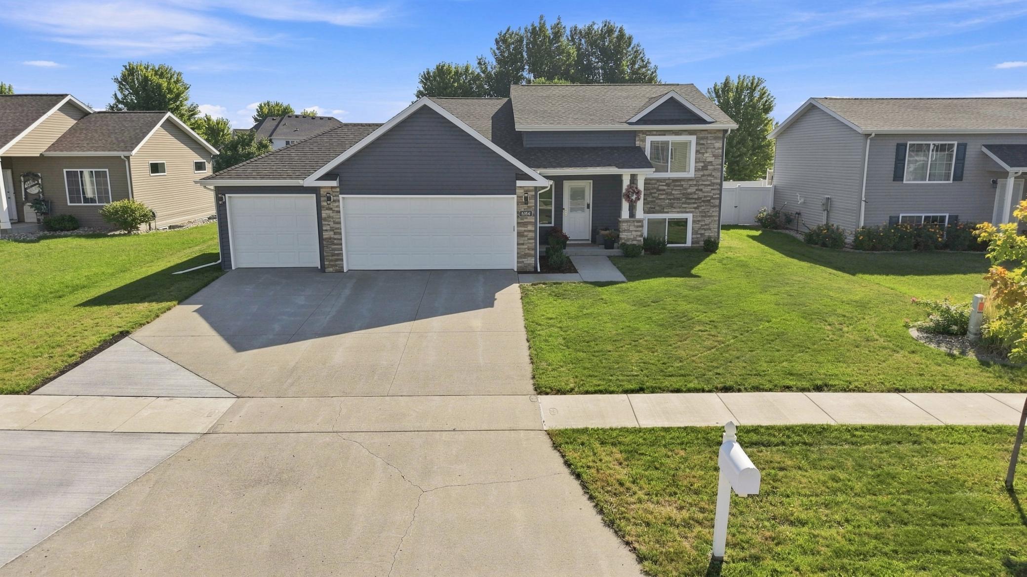 2015 single family home for sale at 6184 18TH Street S in Fargo, ND — 4 bed, 2 bath (photo 41 of 56)