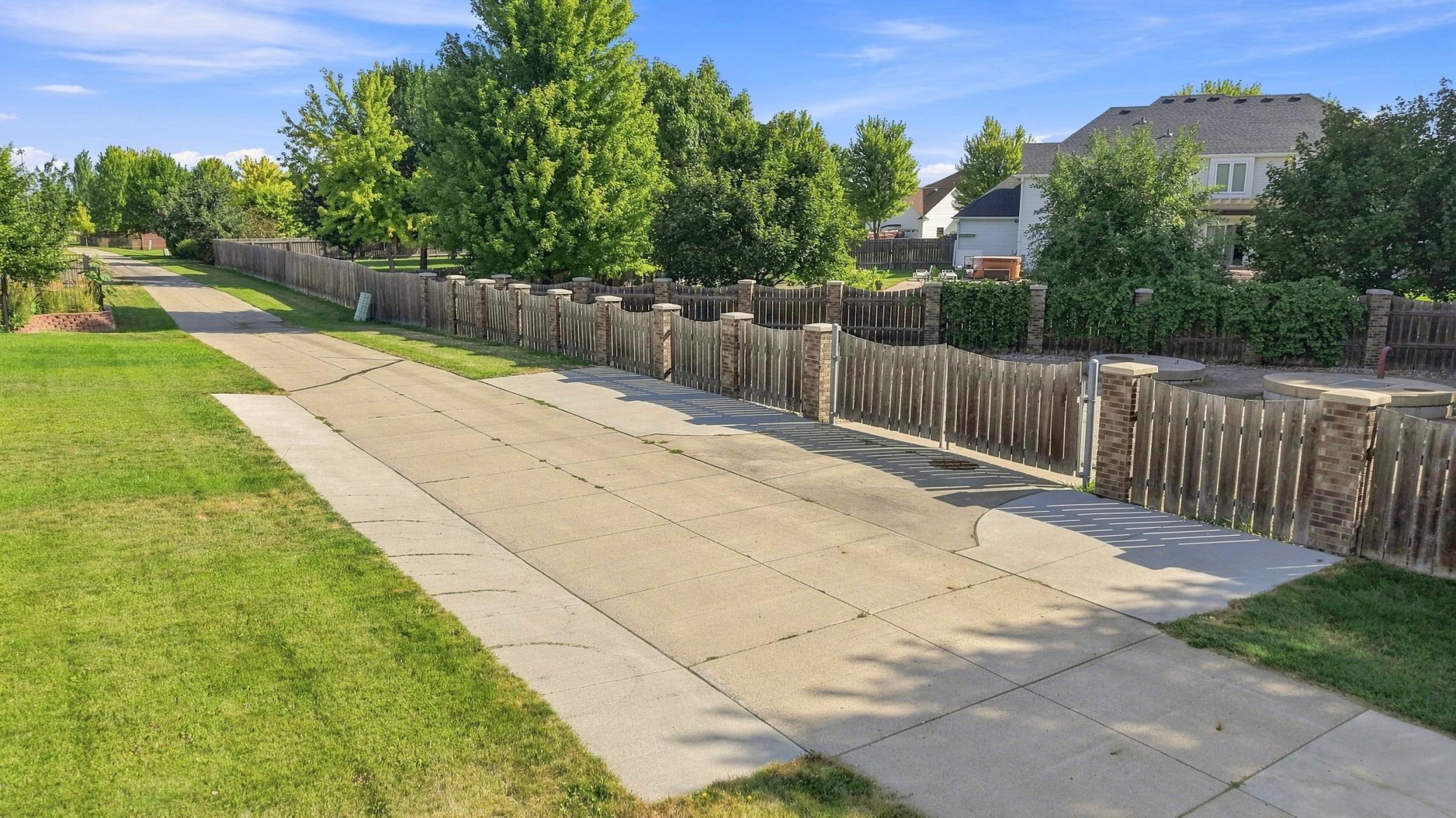 2015 single family home for sale at 6184 18TH Street S in Fargo, ND — 4 bed, 2 bath (photo 44 of 56)