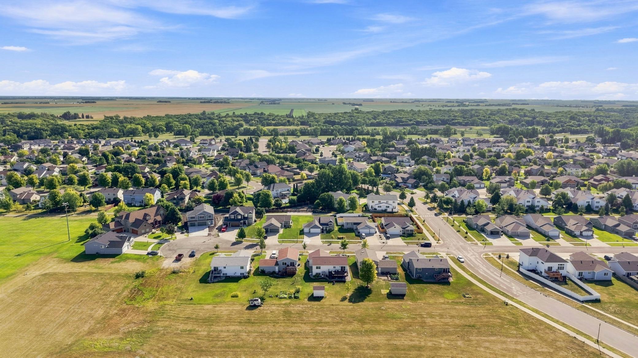2015 single family home for sale at 6184 18TH Street S in Fargo, ND — 4 bed, 2 bath (photo 49 of 56)
