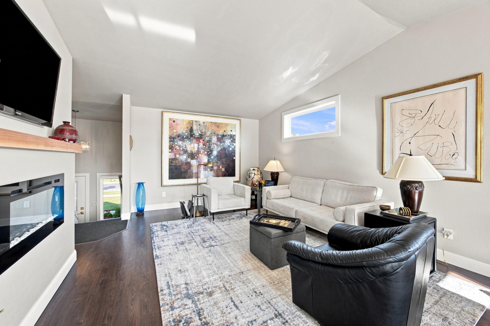 2015 single family home for sale at 6184 18TH Street S in Fargo, ND — 4 bed, 2 bath (photo 7 of 56)