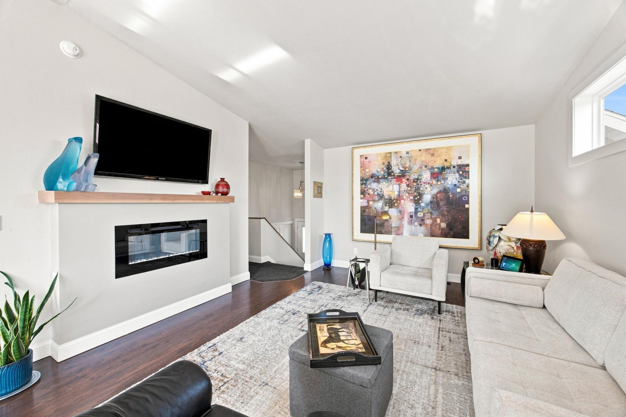 2015 single family home for sale at 6184 18TH Street S in Fargo, ND — 4 bed, 2 bath (photo 8 of 56)
