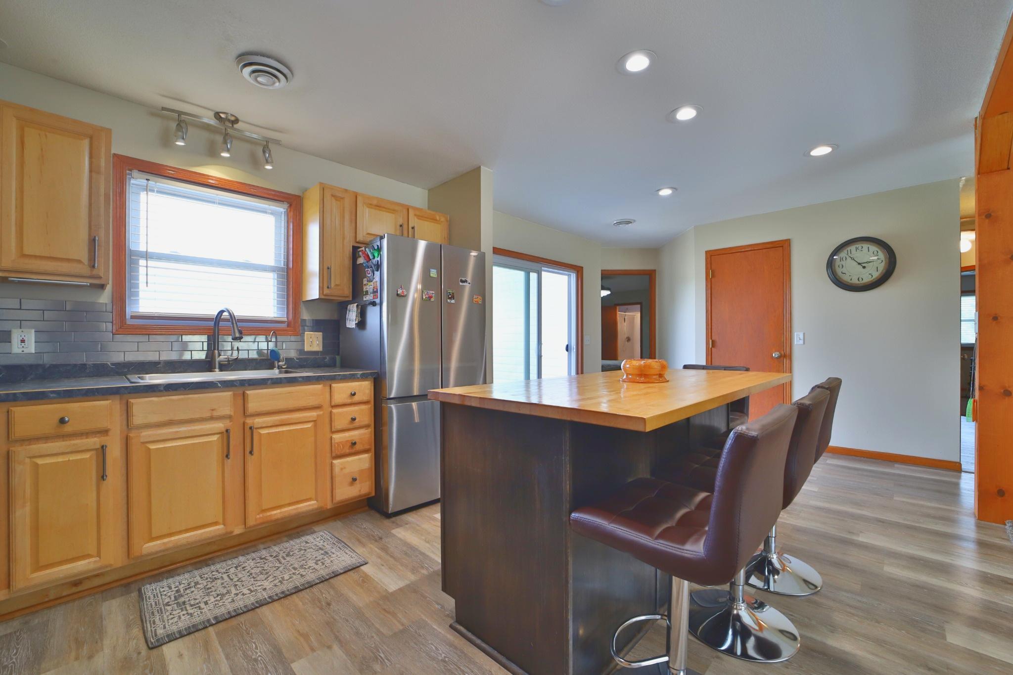 2002 single family home for sale at 3736 Cedar Scenic Road in Baxter, MN — 3 bed, 2 bath (photo 6 of 36)