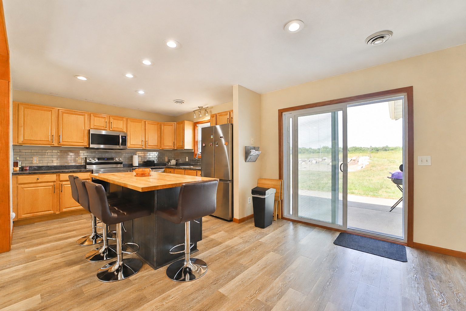 2002 single family home for sale at 3736 Cedar Scenic Road in Baxter, MN — 3 bed, 2 bath (photo 7 of 36)