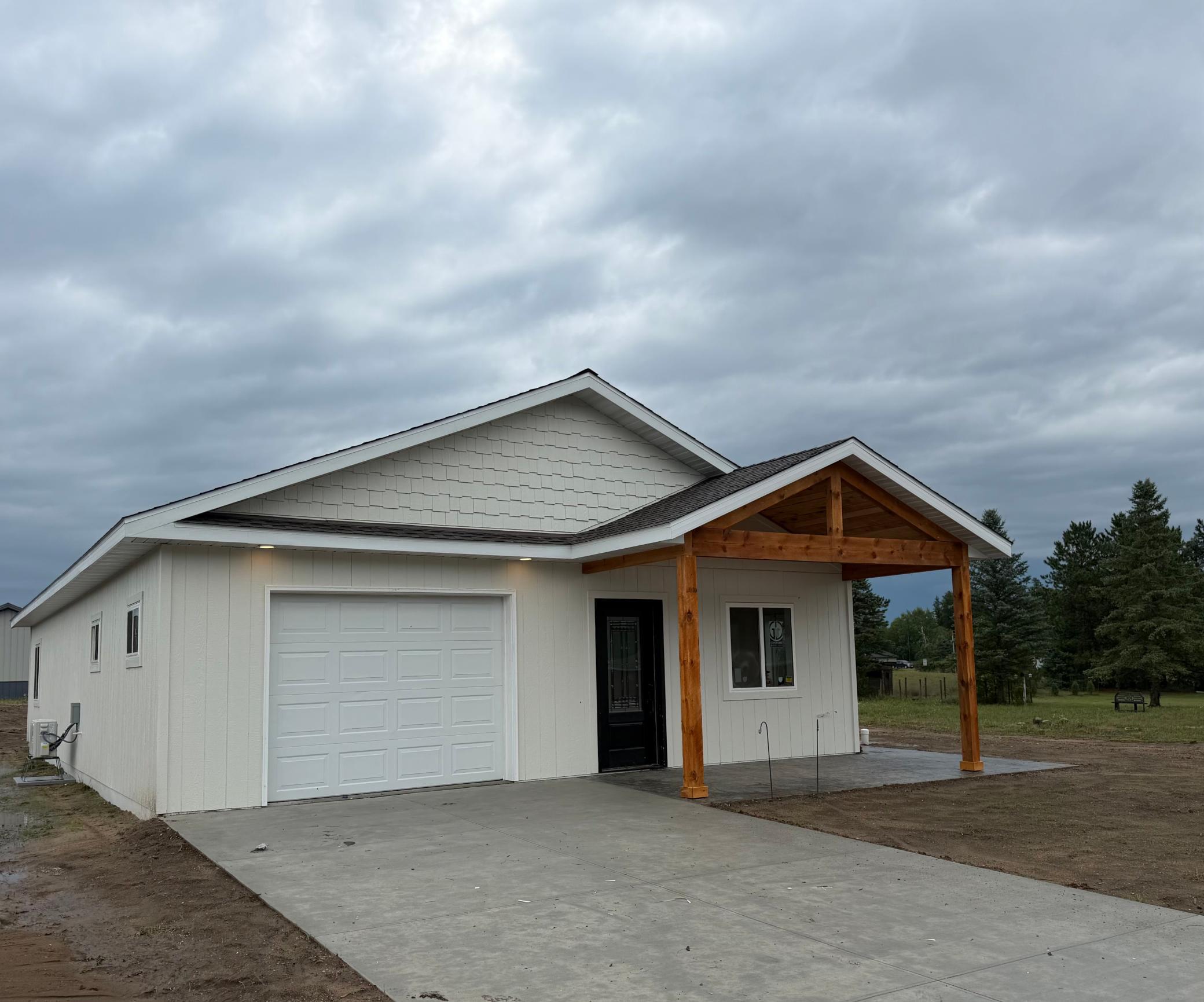 2026 single family home for sale at 730 Cedar Avenue SE in Menahga, MN — 3 bed, 2 bath (photo 2 of 5)