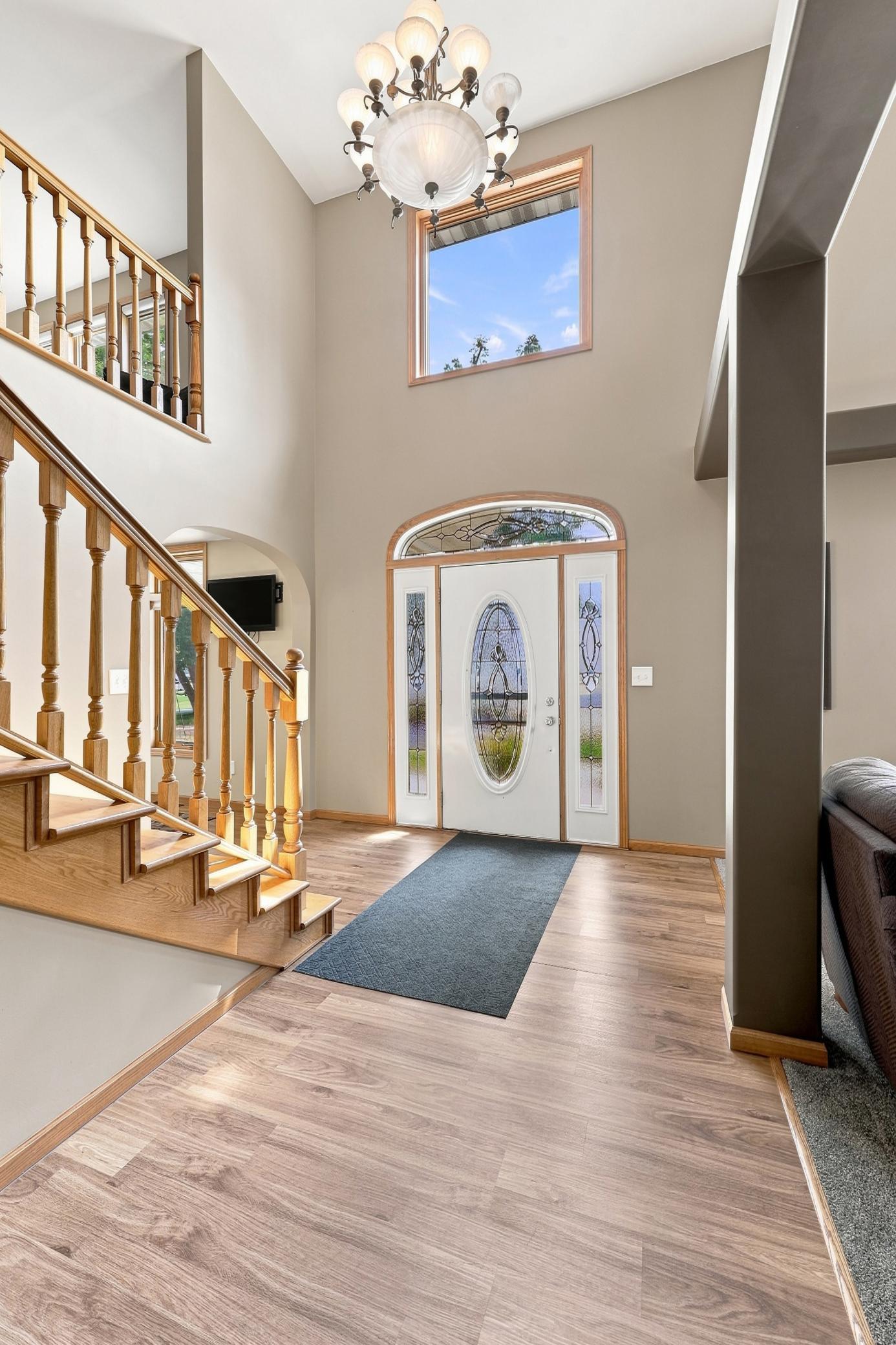2003 single family home for sale at 1082 W Lake Drive in Detroit Lakes, MN — 5 bed, 4 bath (photo 16 of 42)