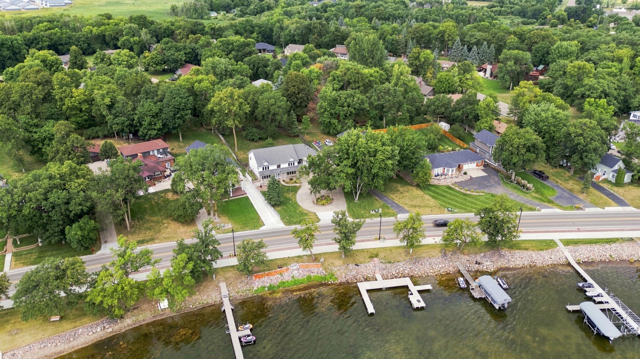 2003 single family home for sale at 1082 W Lake Drive in Detroit Lakes, MN — 5 bed, 4 bath (photo 39 of 42)