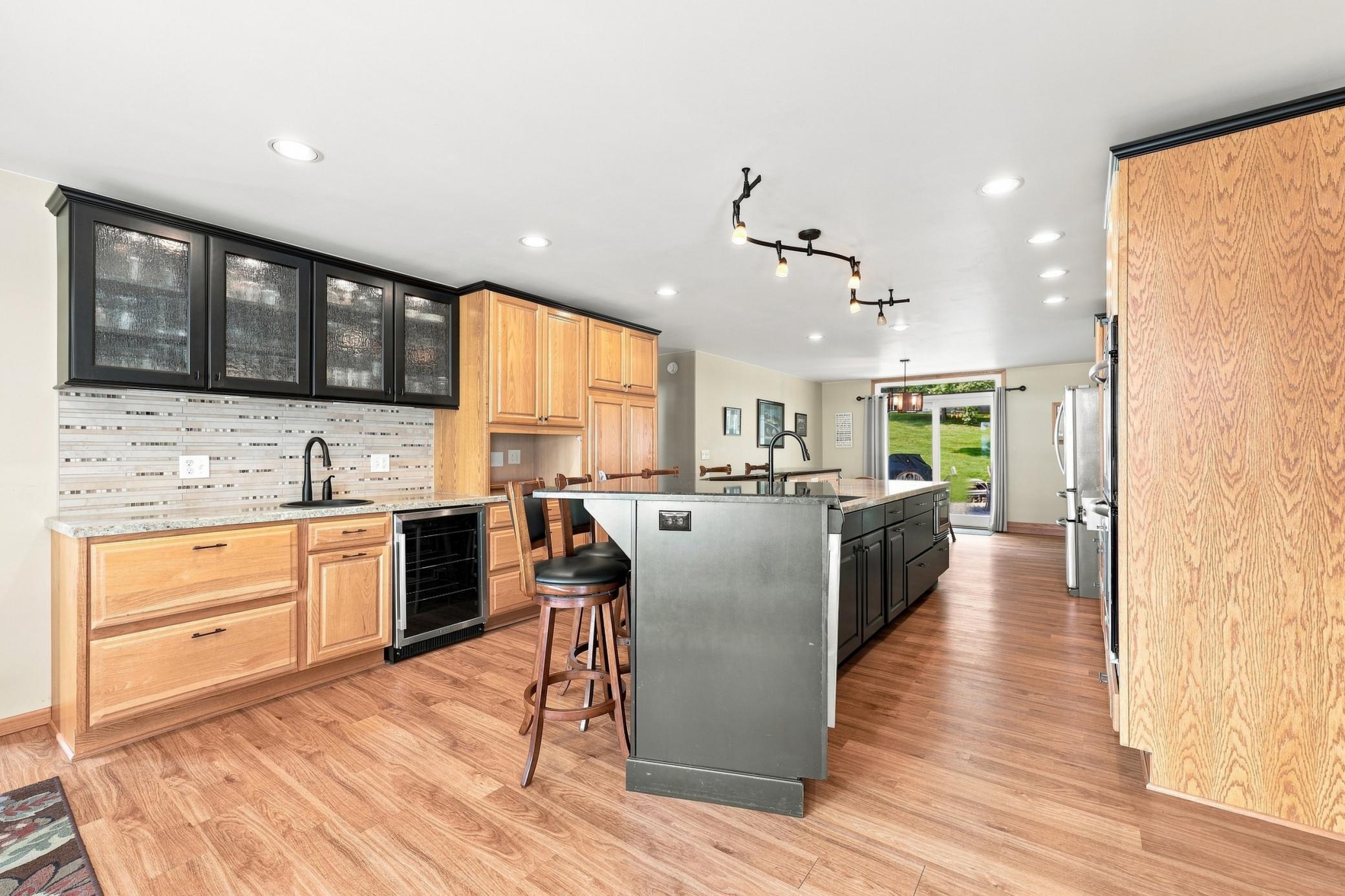 2003 single family home for sale at 1082 W Lake Drive in Detroit Lakes, MN — 5 bed, 4 bath (photo 6 of 42)