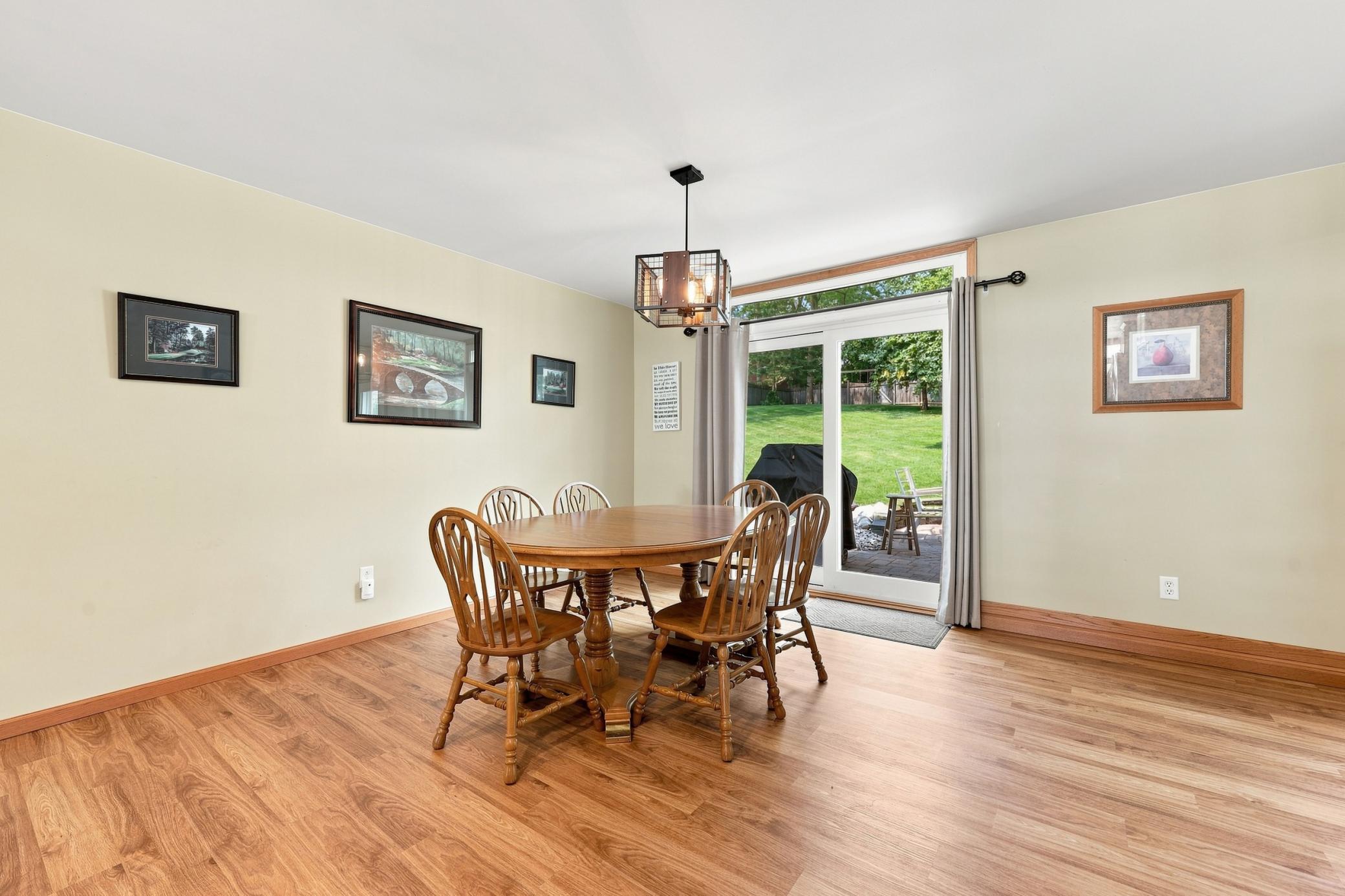 2003 single family home for sale at 1082 W Lake Drive in Detroit Lakes, MN — 5 bed, 4 bath (photo 8 of 42)