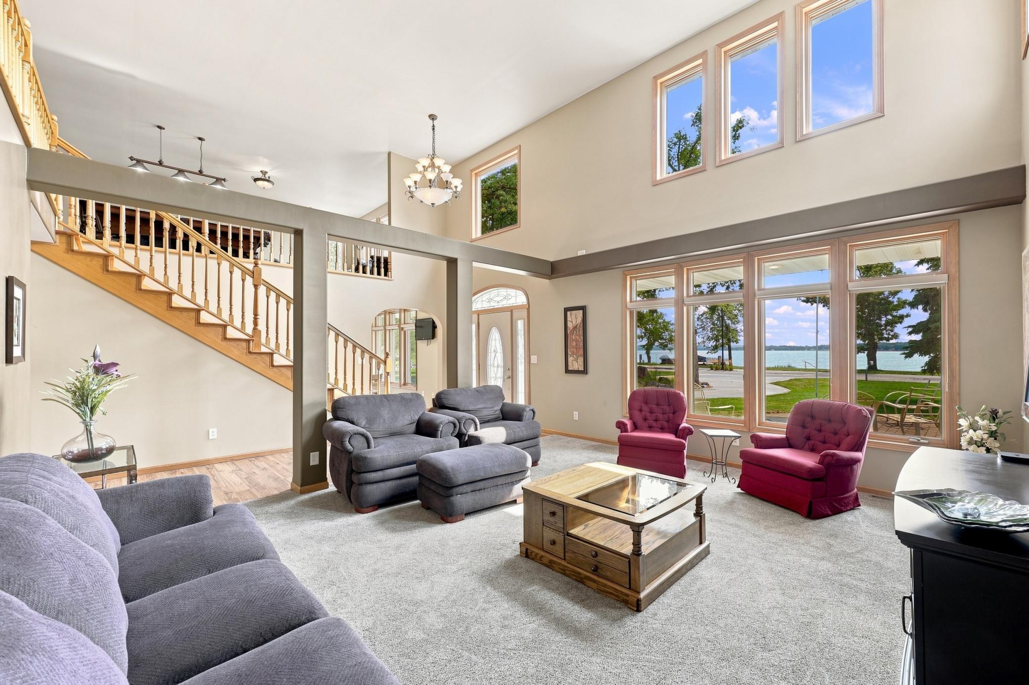 2003 single family home for sale at 1082 W Lake Drive in Detroit Lakes, MN — 5 bed, 4 bath (photo 9 of 42)