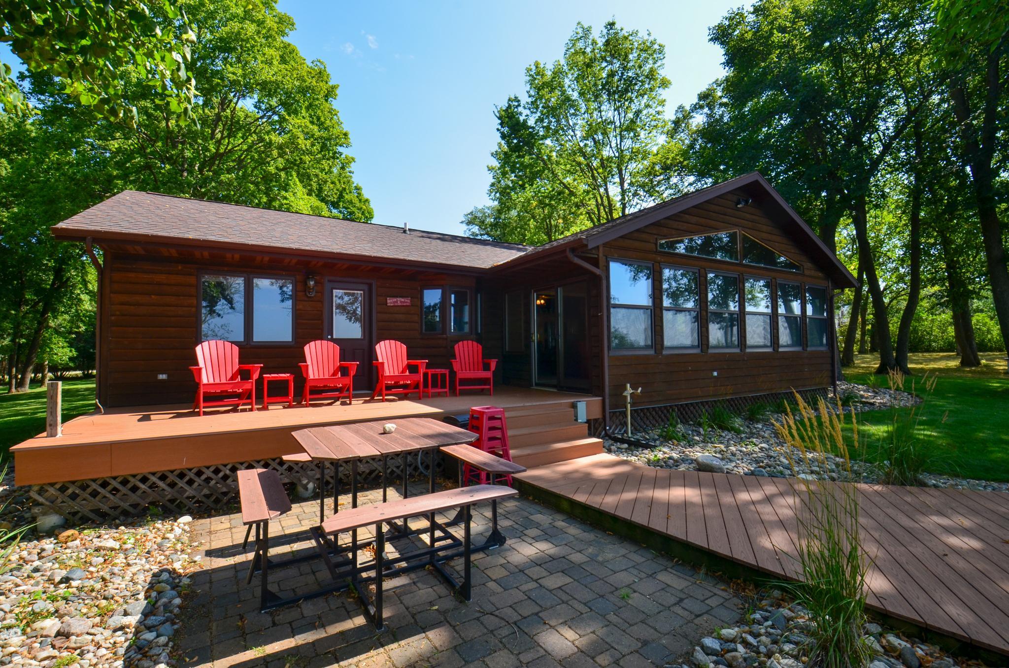 1992 single family home for sale at 42270 Grace Etta Road in Henning, MN — 3 bed, 3 bath (photo 16 of 64)
