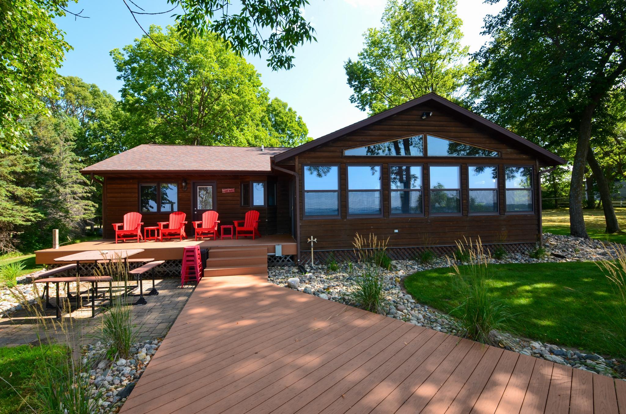 1992 single family home for sale at 42270 Grace Etta Road in Henning, MN — 3 bed, 3 bath (photo 4 of 64)