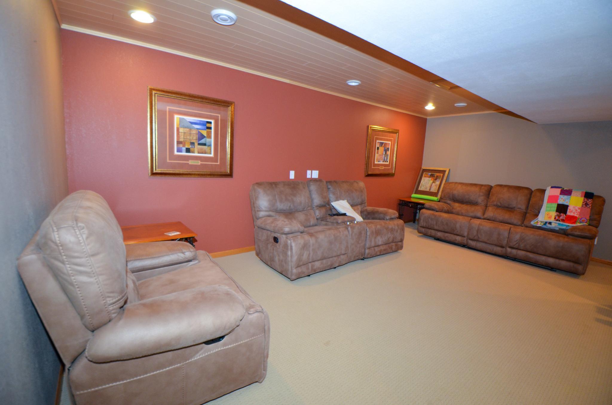 1992 single family home for sale at 42270 Grace Etta Road in Henning, MN — 3 bed, 3 bath (photo 46 of 64)