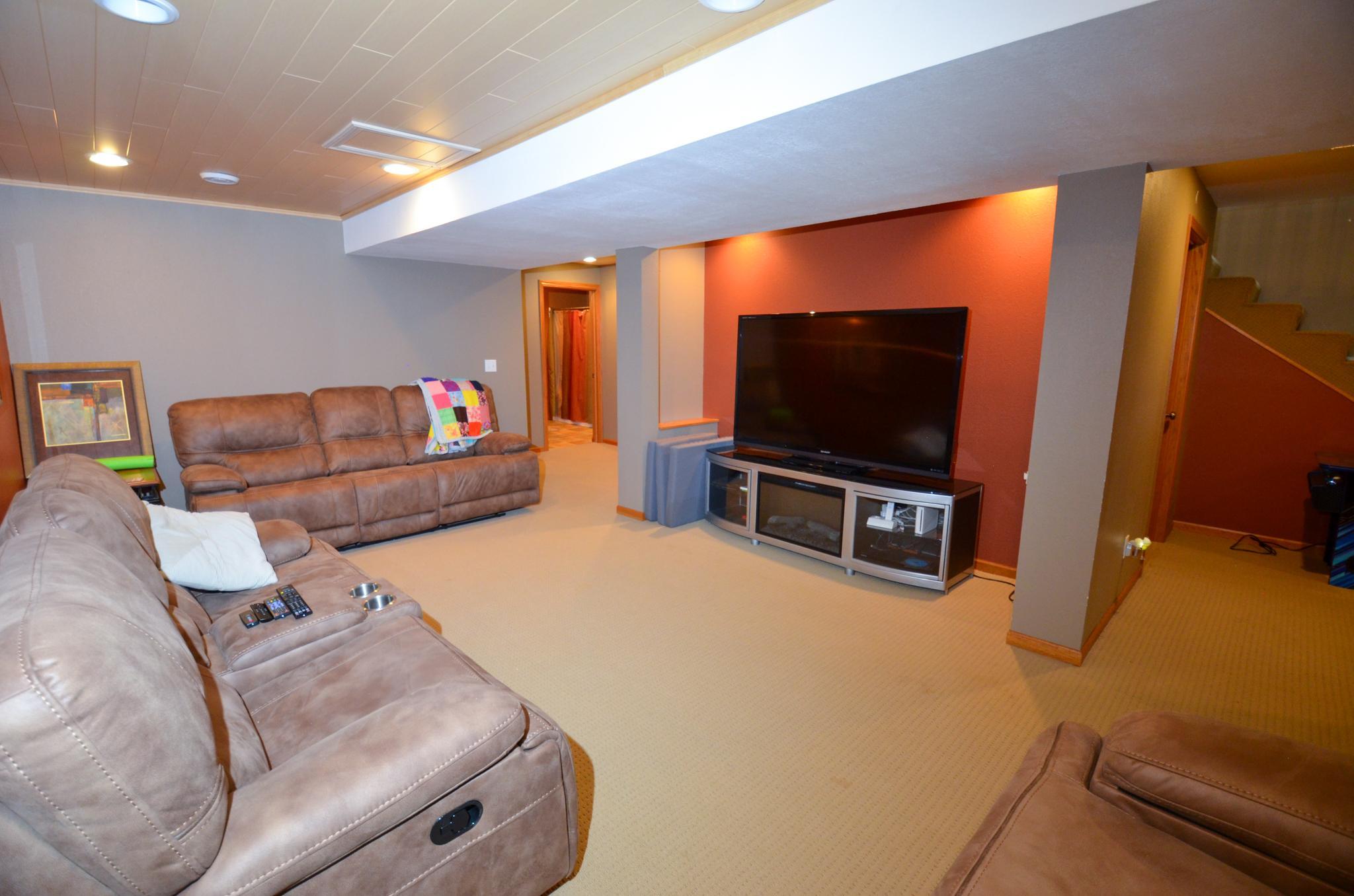 1992 single family home for sale at 42270 Grace Etta Road in Henning, MN — 3 bed, 3 bath (photo 48 of 64)