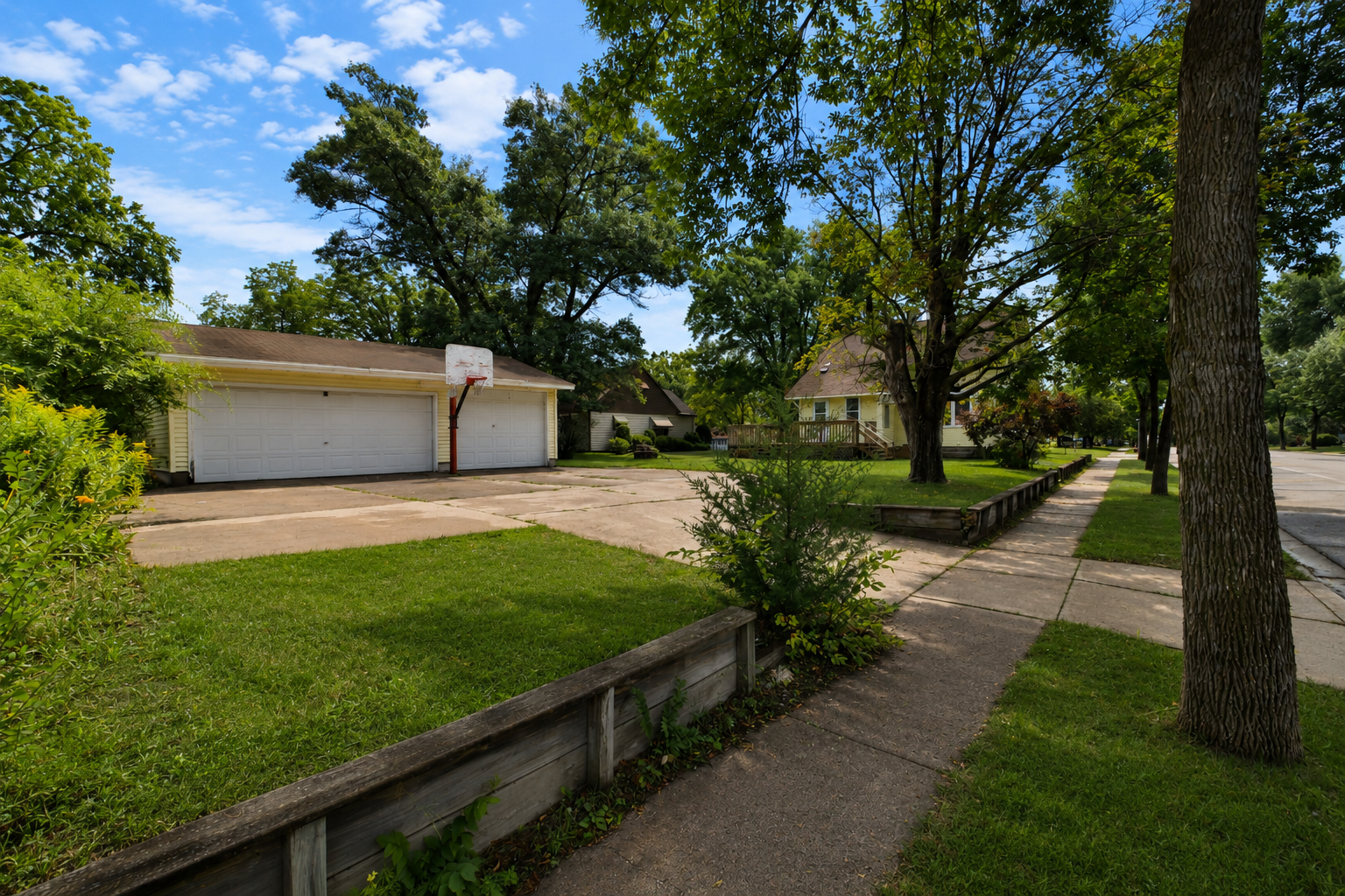 1920 single family home for sale at 601 Summit Avenue NE in Staples, MN — 3 bed, 2 bath (photo 4 of 33)
