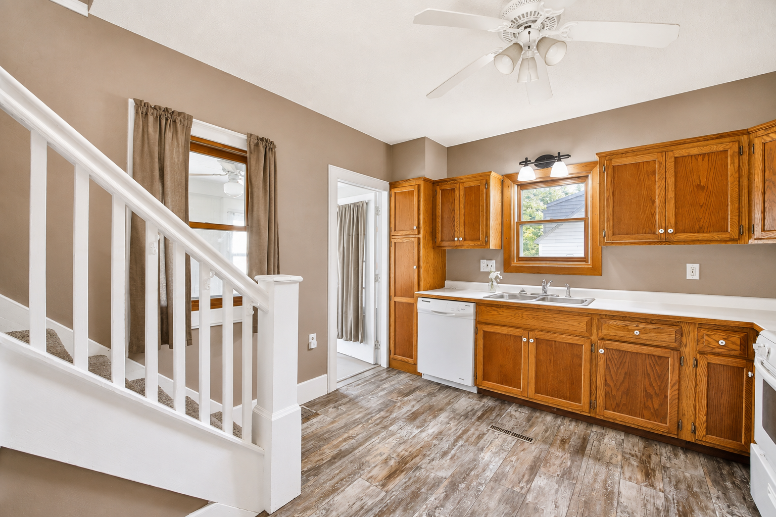 1920 single family home for sale at 601 Summit Avenue NE in Staples, MN — 3 bed, 2 bath (photo 7 of 33)