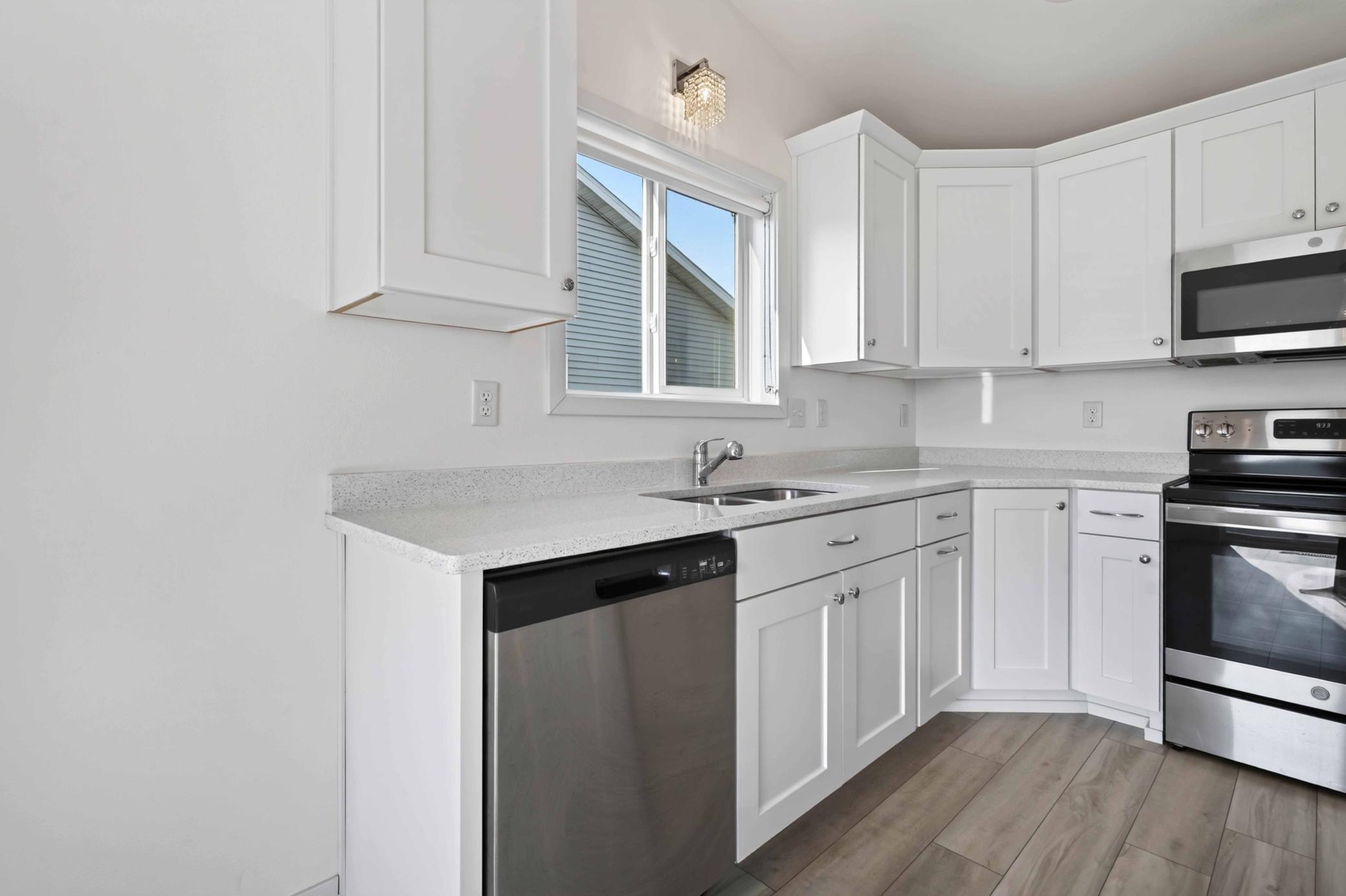 2022 single family home for sale at 6582 28th Street S in Fargo, ND — 3 bed, 3 bath (photo 13 of 36)