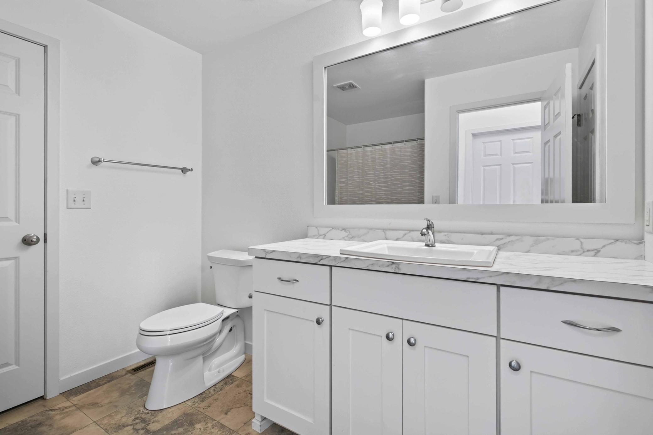 2022 single family home for sale at 6582 28th Street S in Fargo, ND — 3 bed, 3 bath (photo 16 of 36)