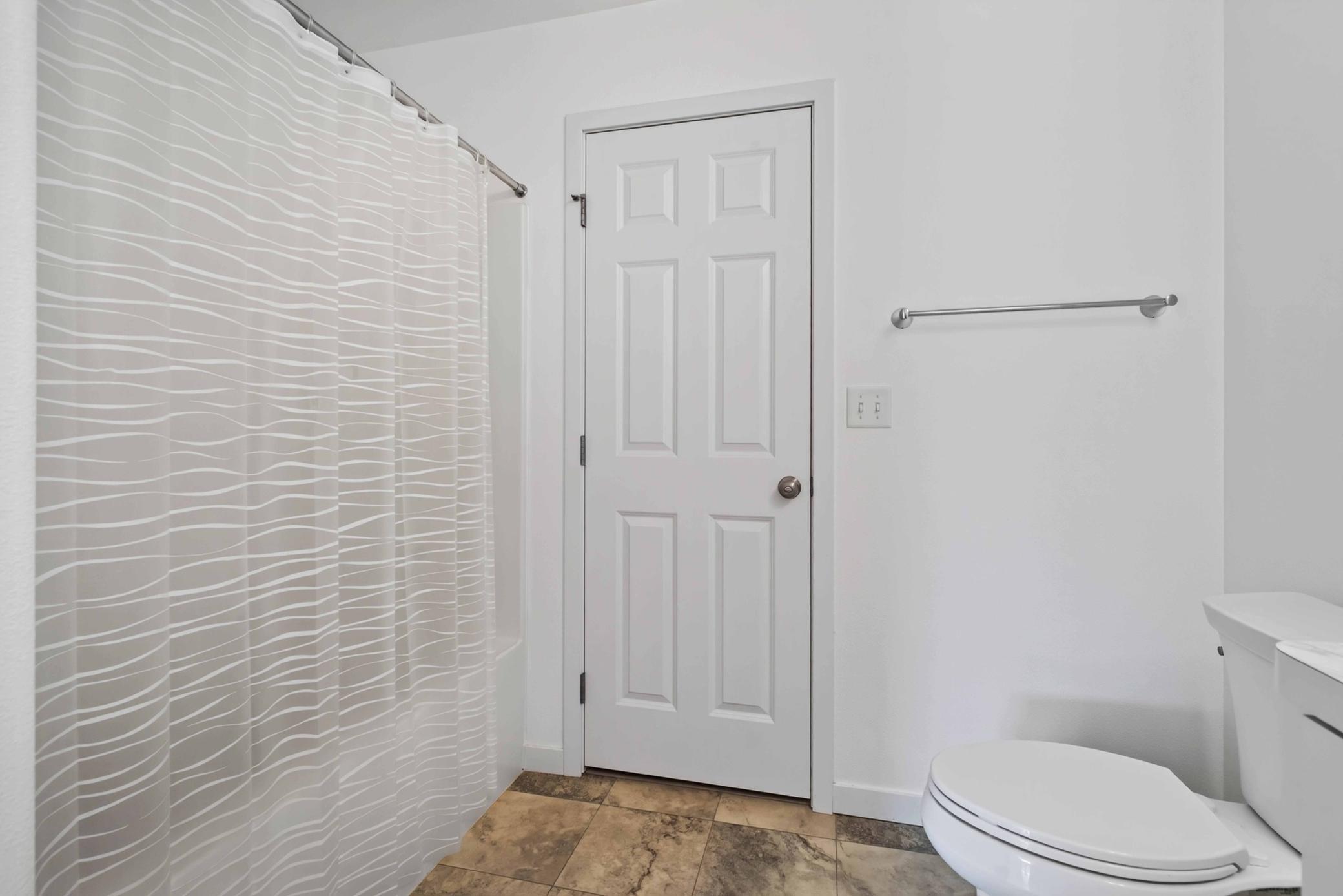 2022 single family home for sale at 6582 28th Street S in Fargo, ND — 3 bed, 3 bath (photo 17 of 36)